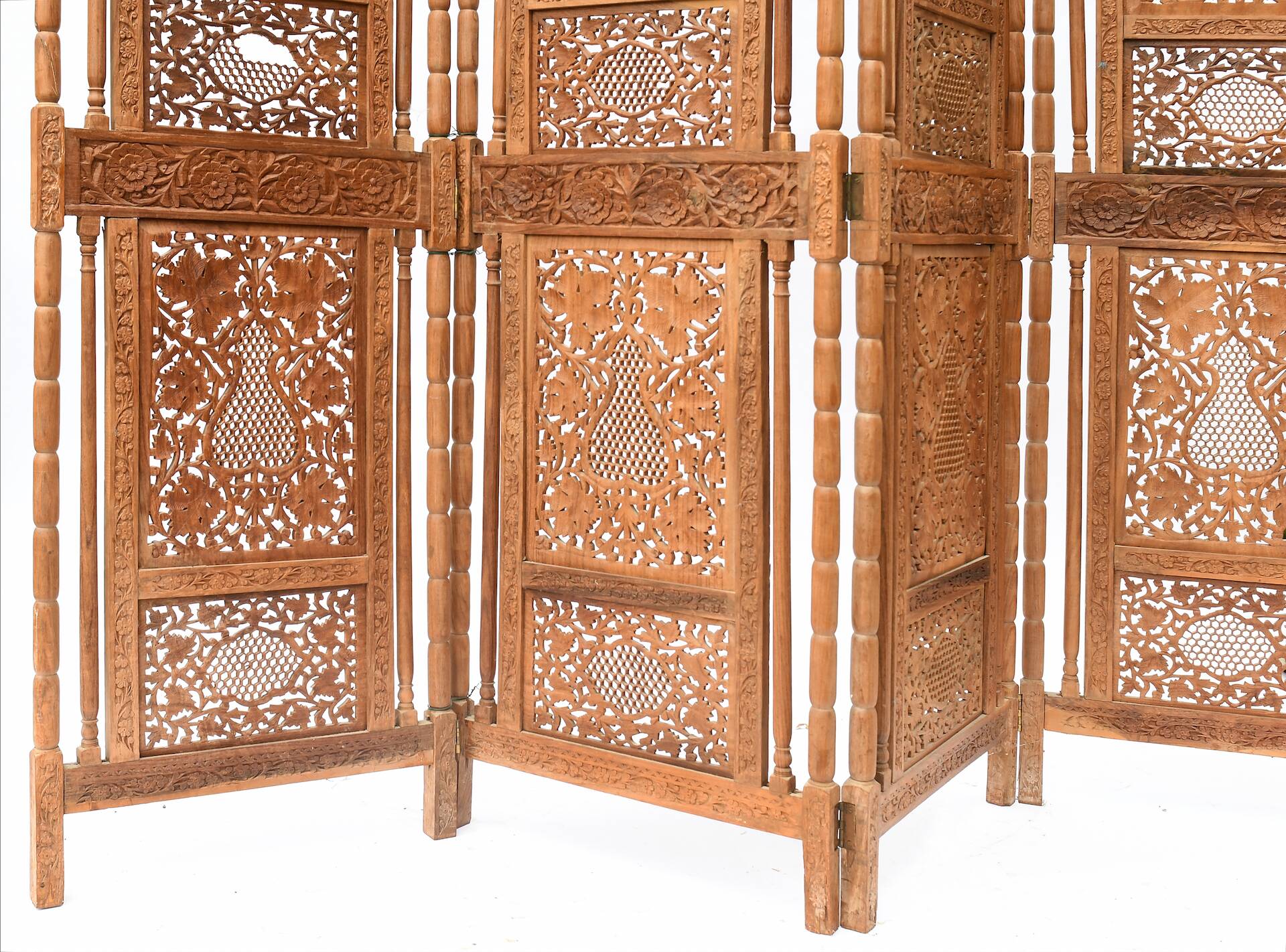 Indian four-leaf wooden screen