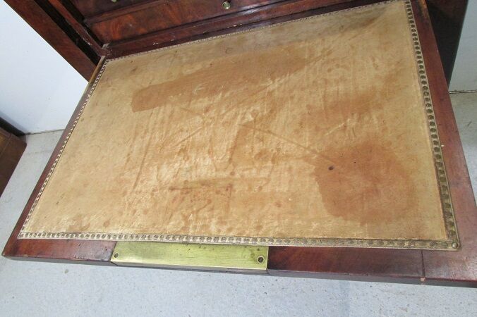 Secretary with ladies' seat