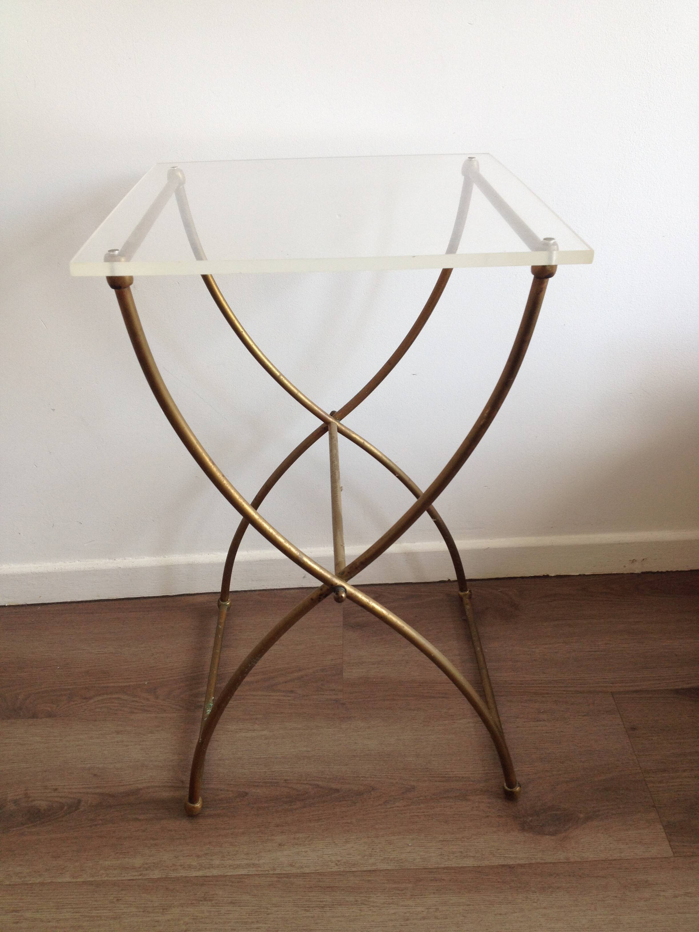 Table d'appoint laiton et plexiglass vintage