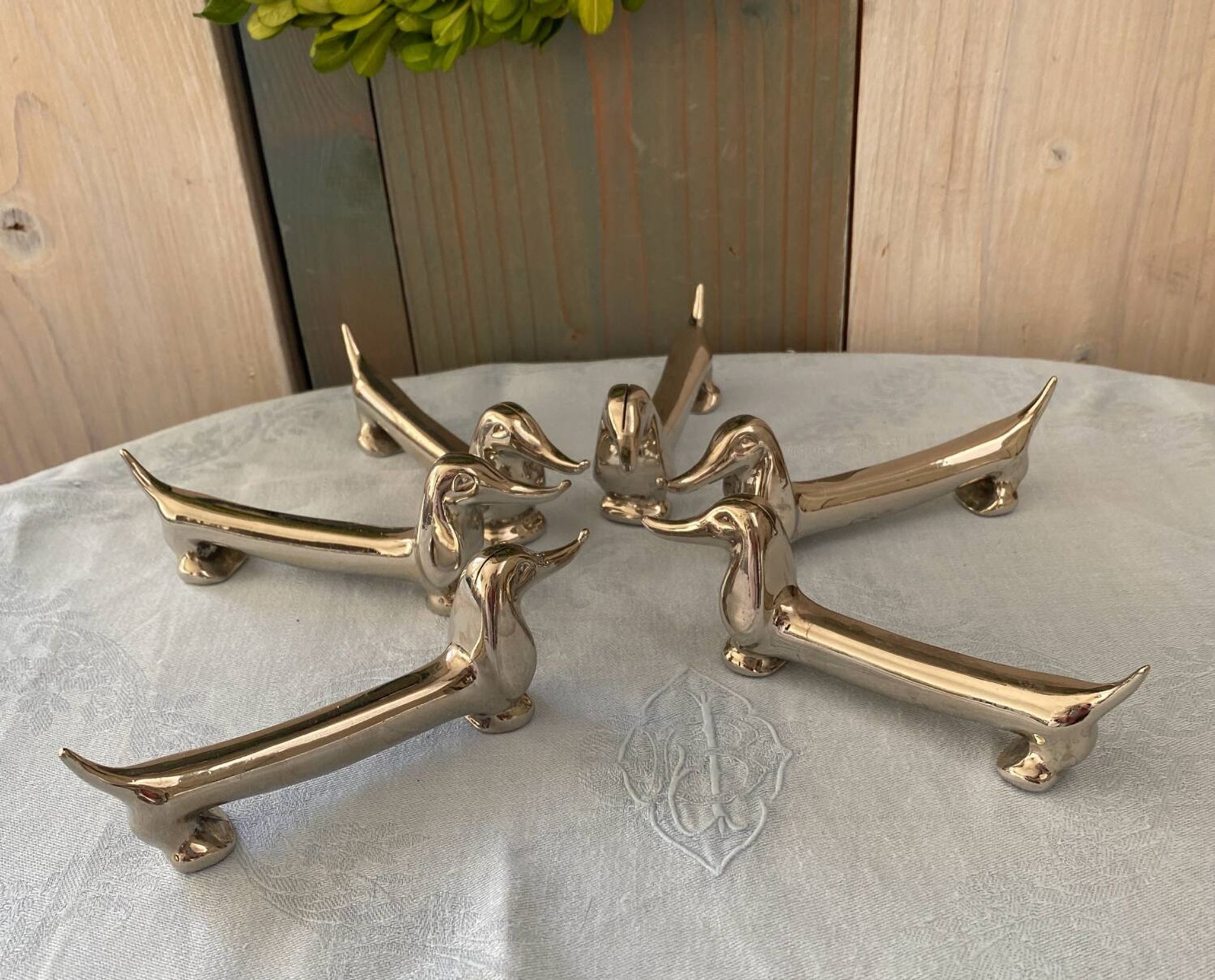 Lot de 6 Porte-couteaux teckel V. Bugatti vintage