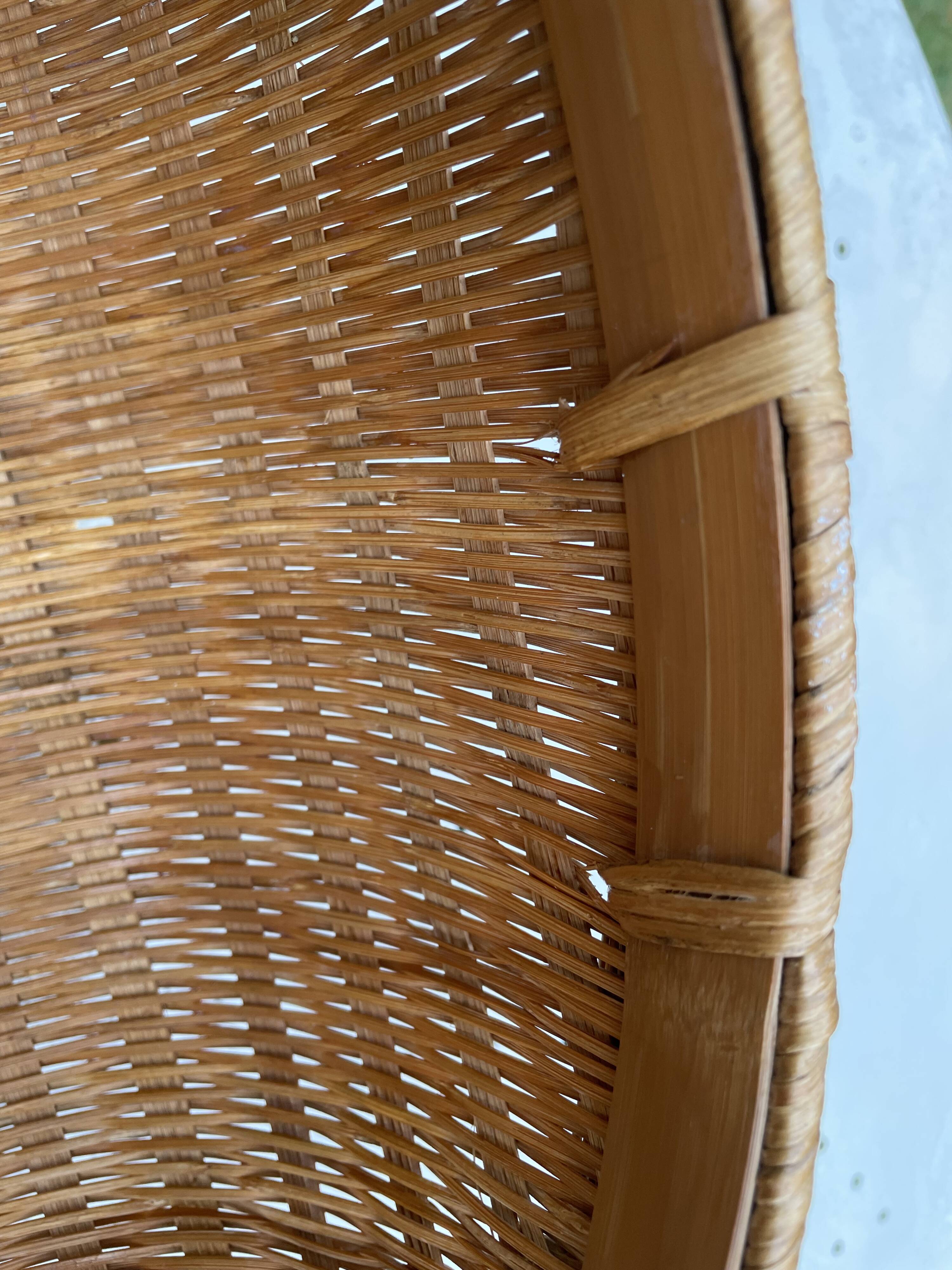 Round Basket made of Asian bamboo