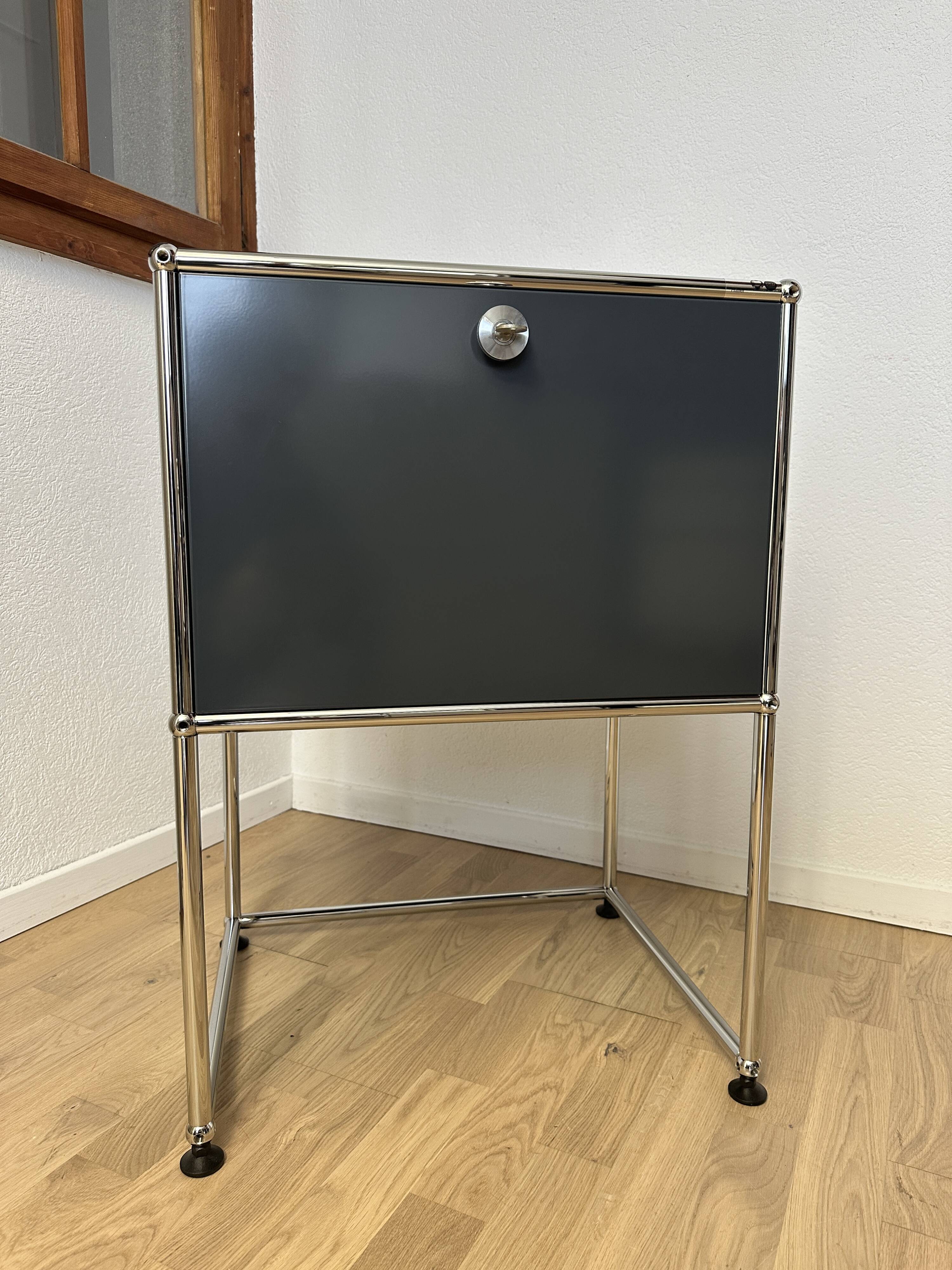 USM Haller side table in Anthracite Grey