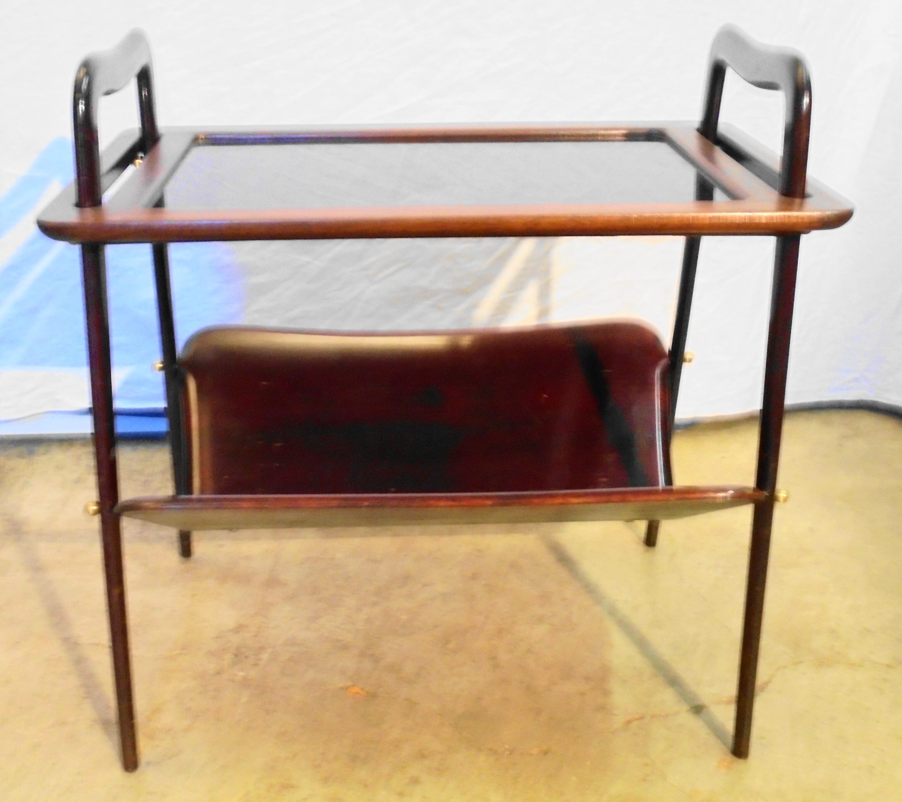 Porte revue de Ico Parisis model 201 of the 50s