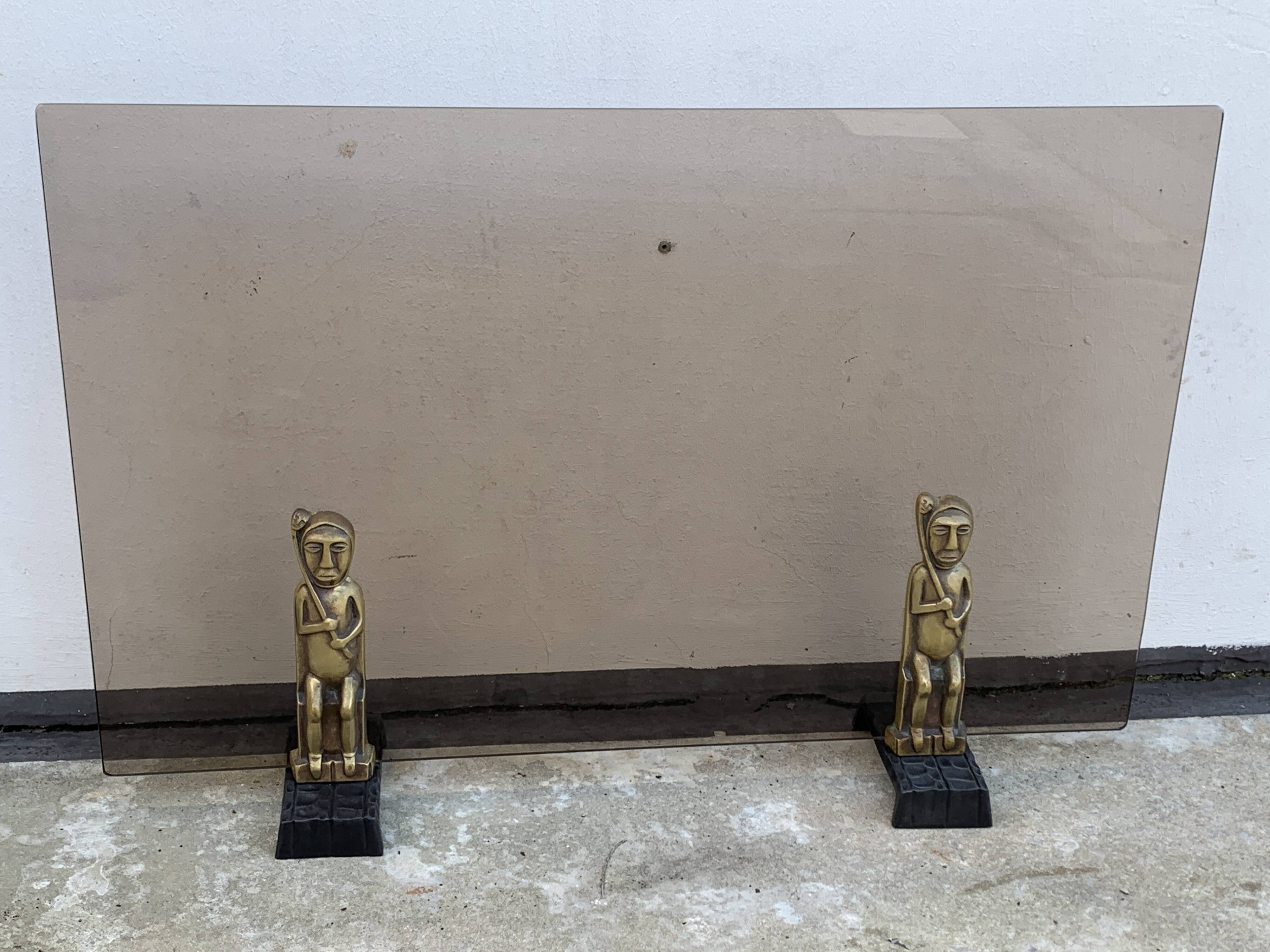 Pare feu design Anton Prinner, chamans en bronze, 1950