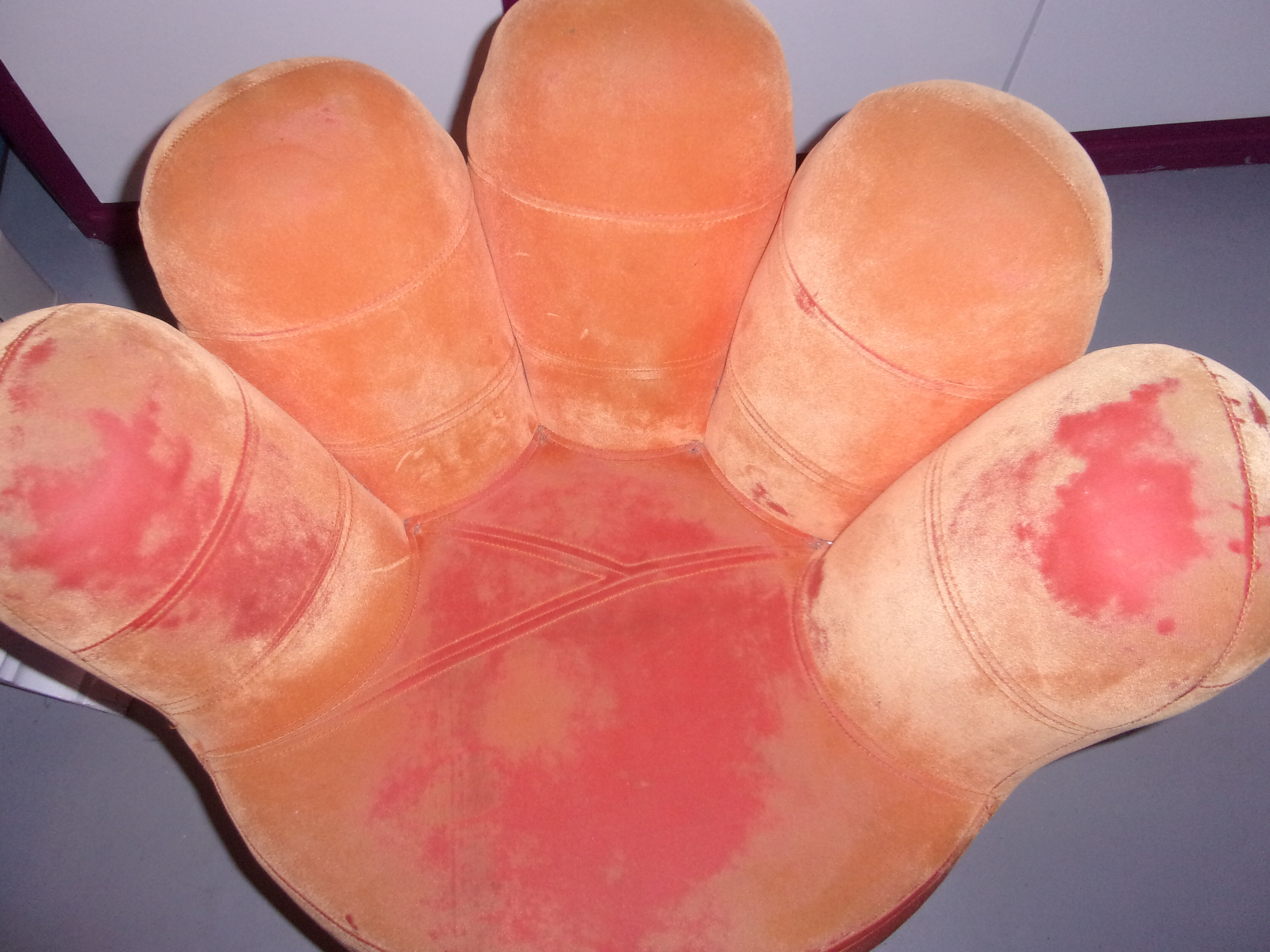 Armchair child vintage hand-shaped