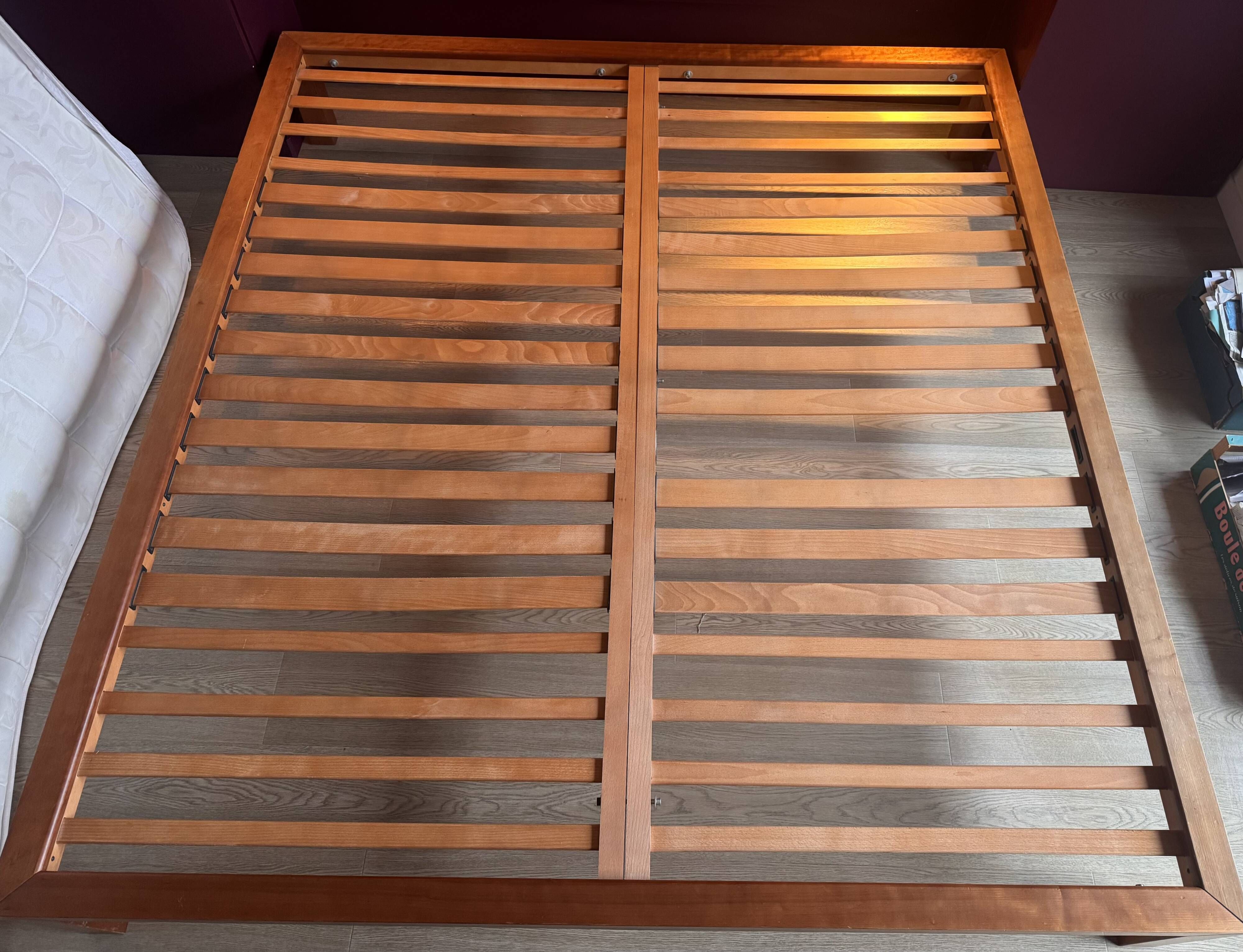 "Diacono" bed frame with slats, walnut finish, 191l x 33h x 210L.