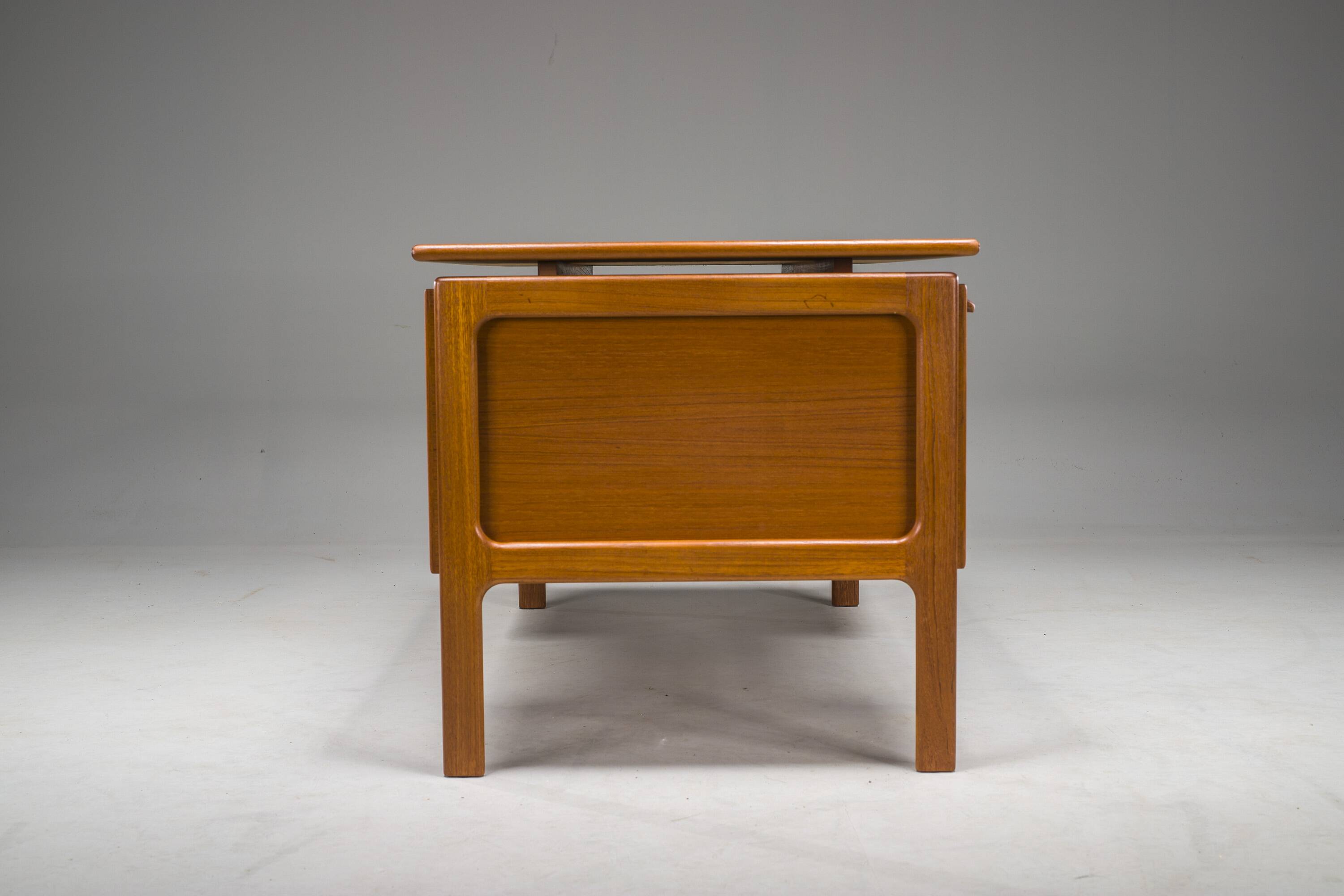 Mid-Century Teak Freestanding Desk from GV Møbler, 1970s
