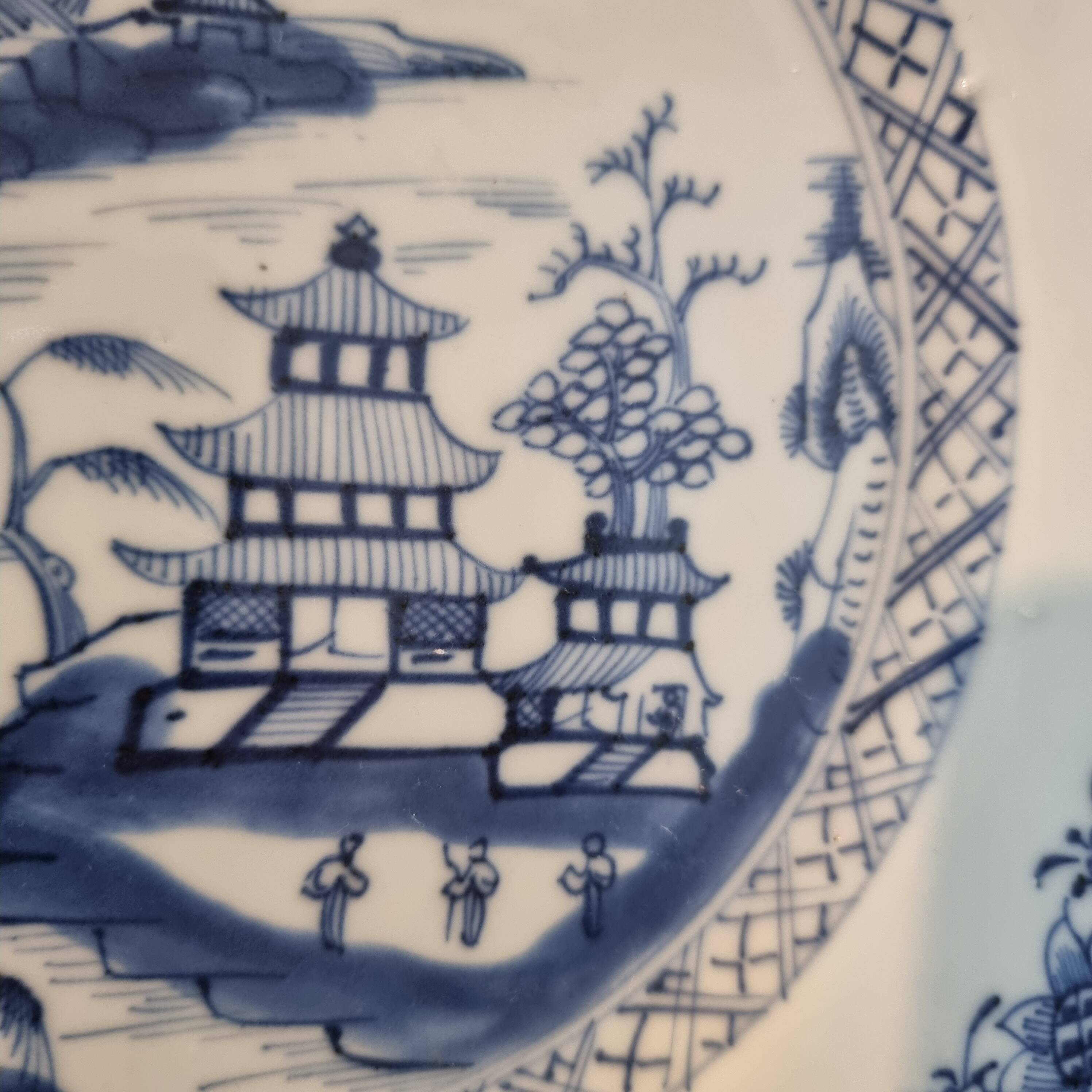 Chinese porcelain plate, Qing dynasty, Qianlong period (1736-1795)