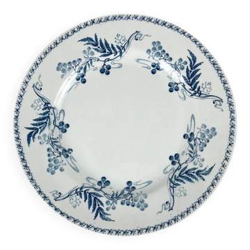 KG Luneville "Luculus" pedestal plate, late 19th-early 20th century