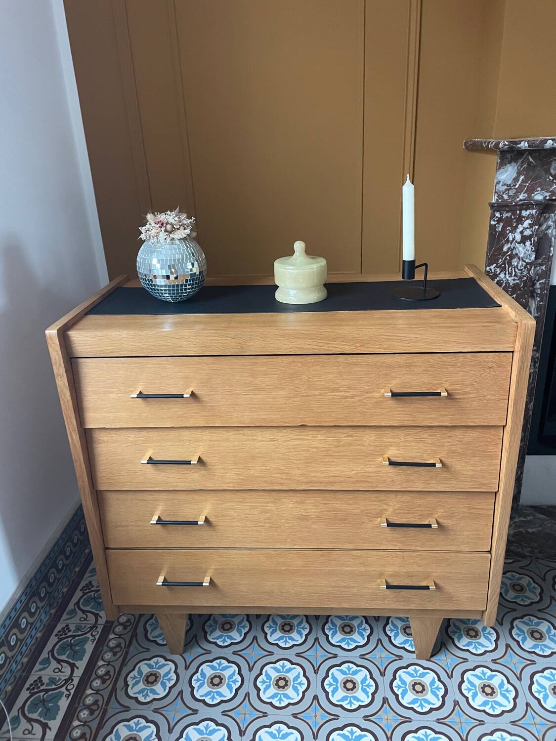 Vintage wooden chest of drawers