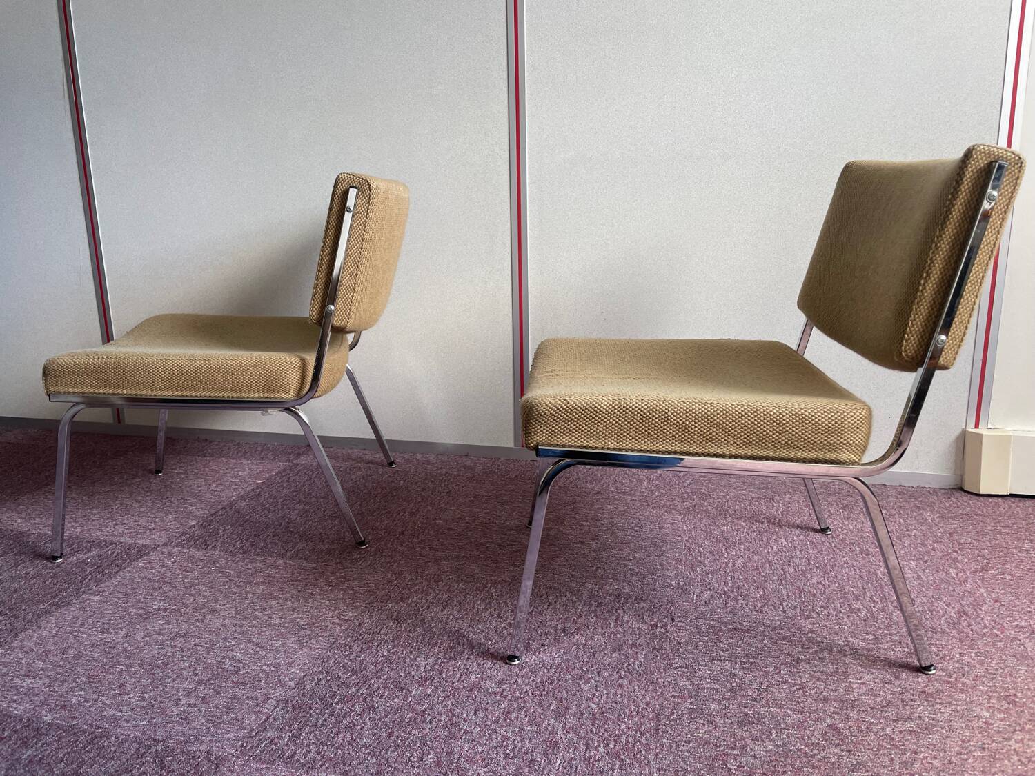 Paire de chauffeuses années 1970
