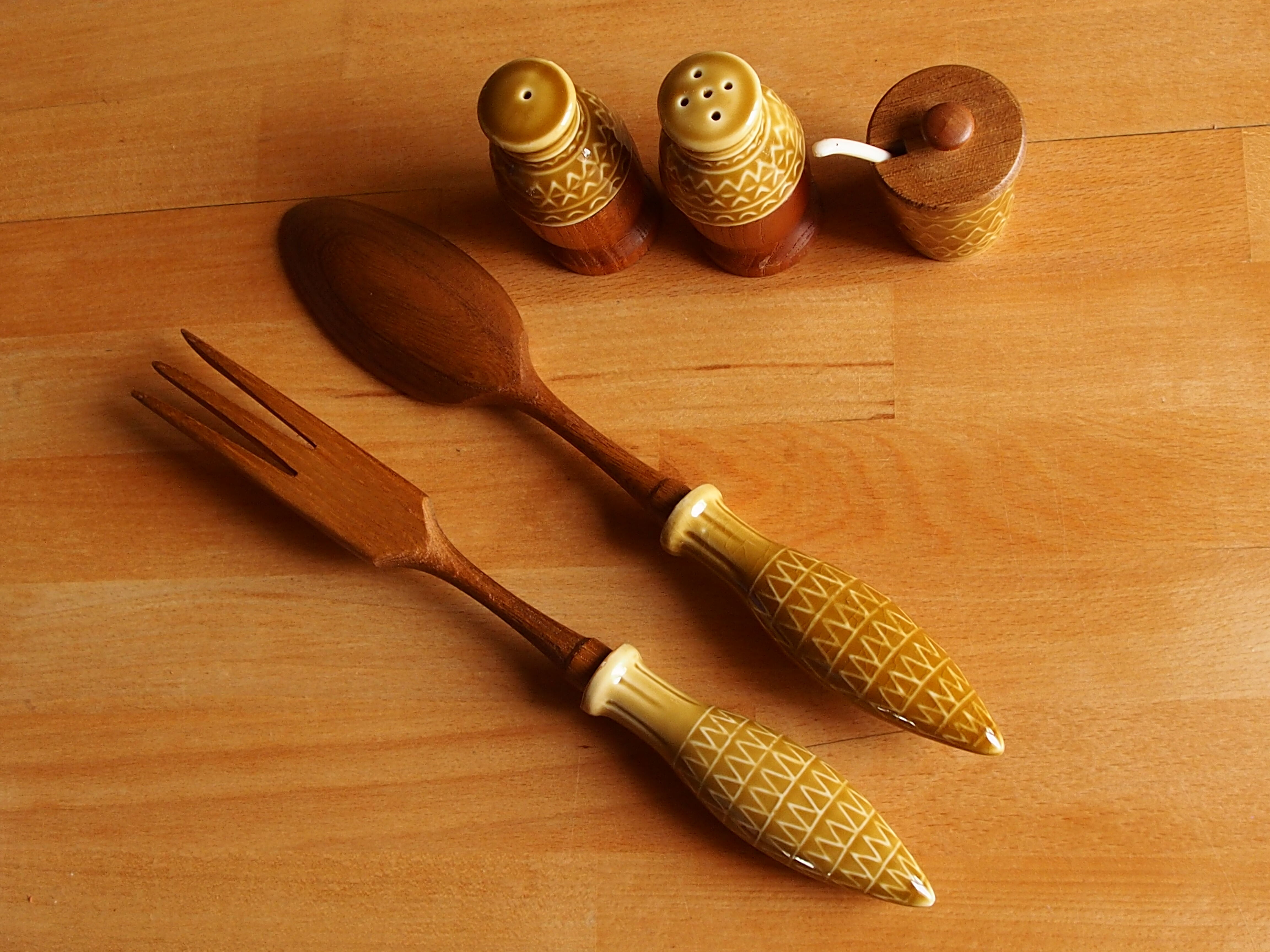 Vintage salt shaker, pepper, mustard and salad cutlery set