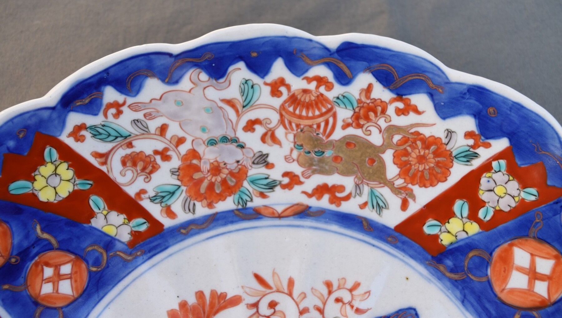 Porcelain dish of Japan Imari diameter 36 cm