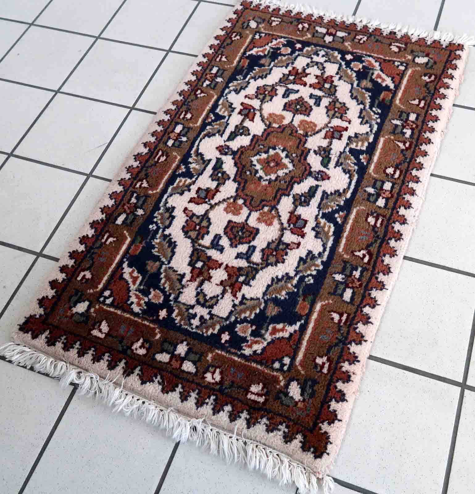 Vintage persian carpet hamadan handmade 60cm x 97cm 1970s