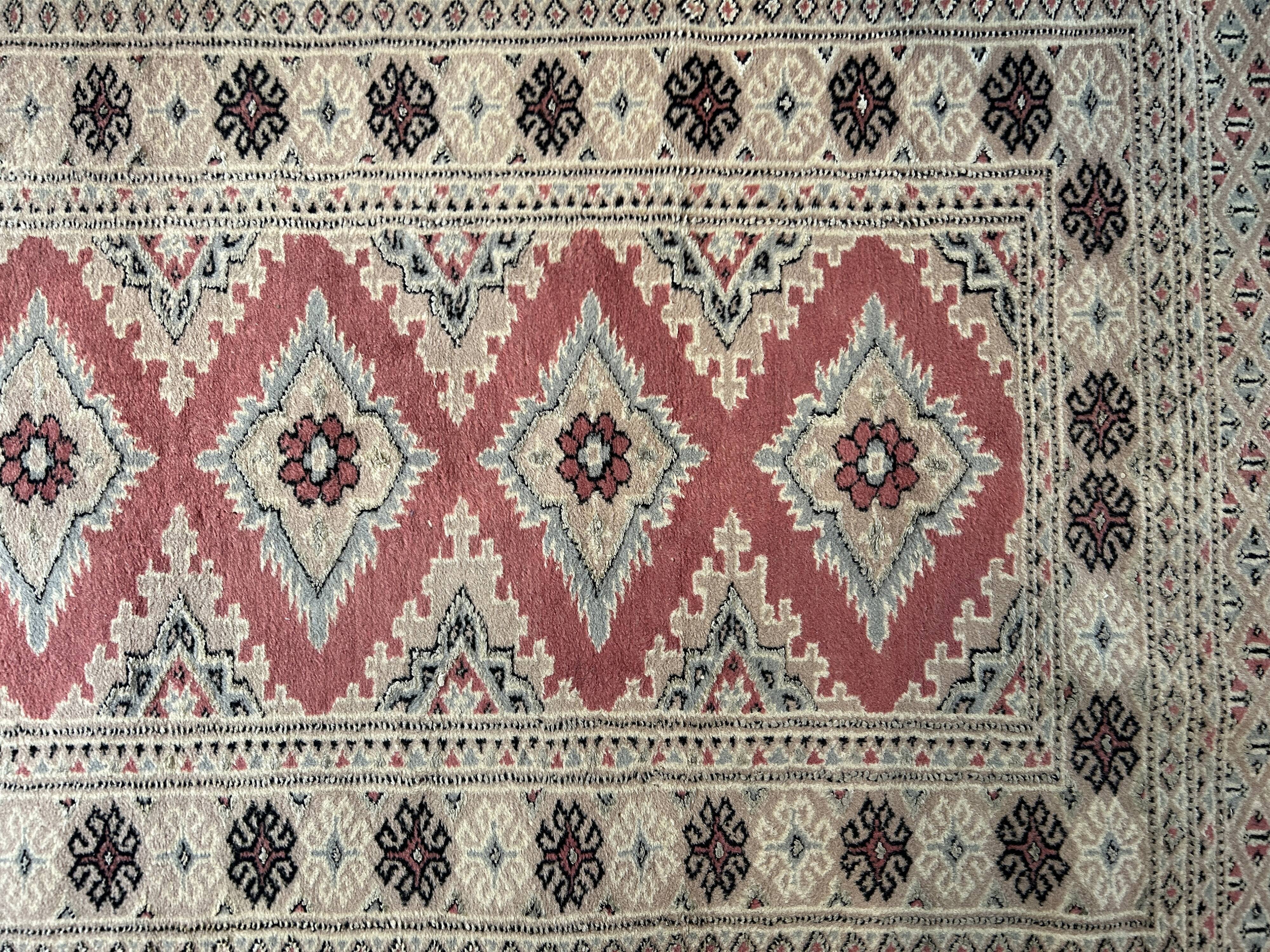 Grand tapis du Pakistan (255 cm)