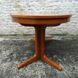 Scandinavian table