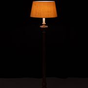 Lampadaire italien rococo en bois doré, années 1950