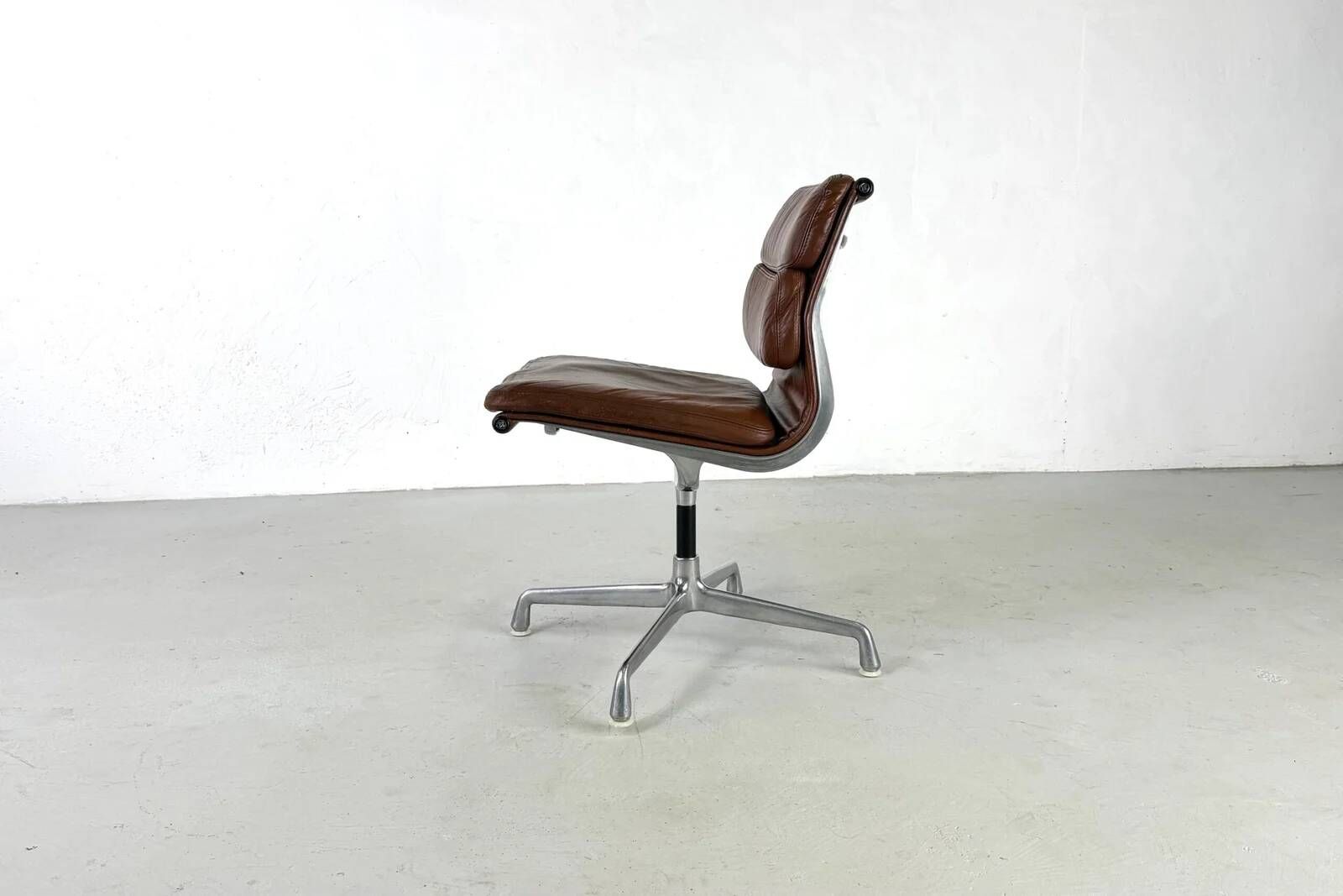 Softpad EA205 par Charles & Ray Eames pour Herman Miller – 1970s