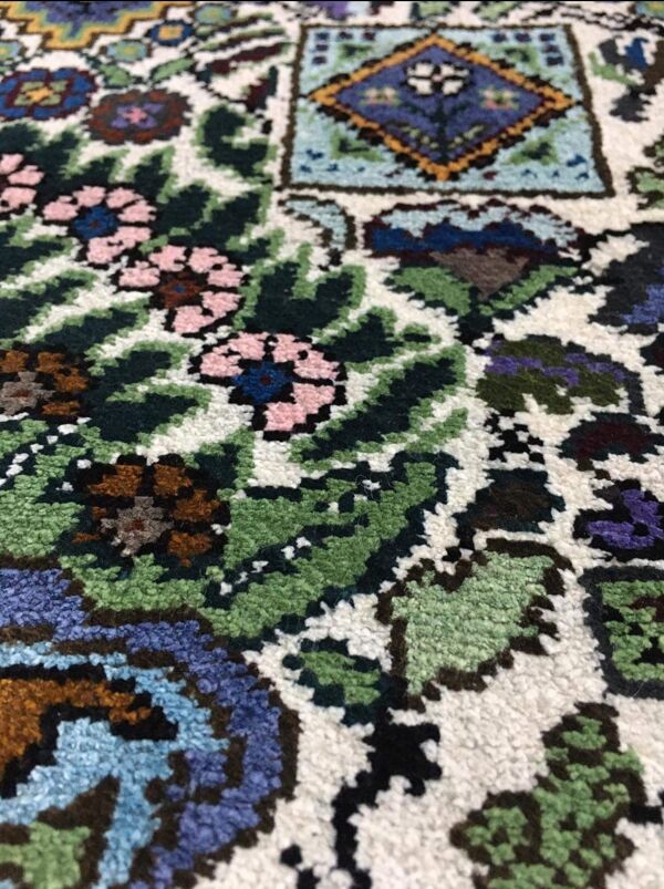 Tapis fait main en soie naturelle