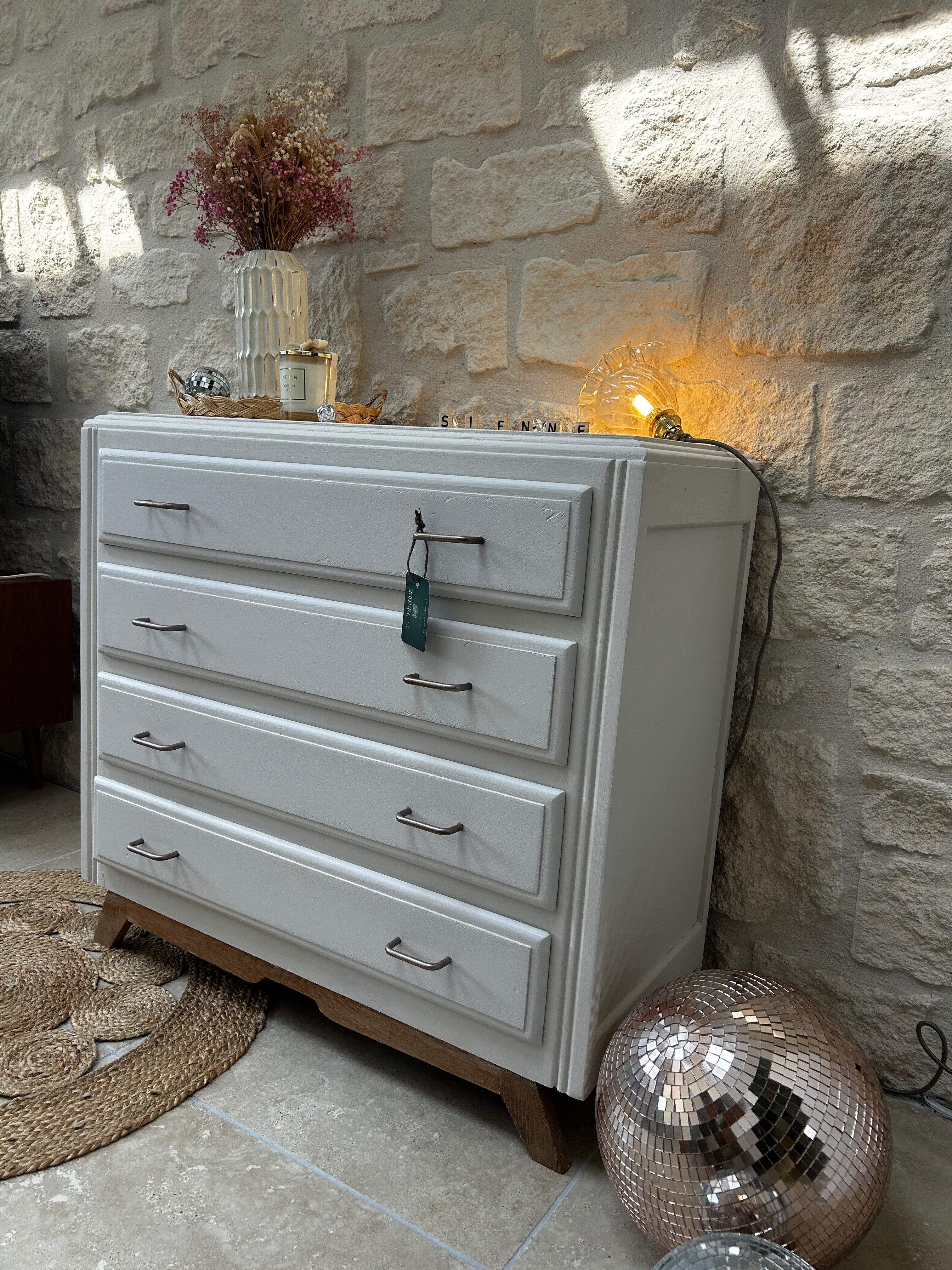 Vintage chest of drawers