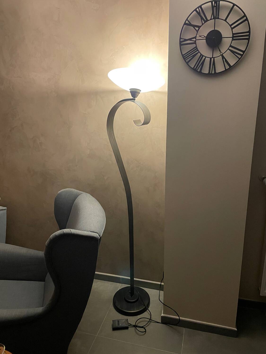 Arc floor lamp, sleek design, Italian-inspired (180cm)