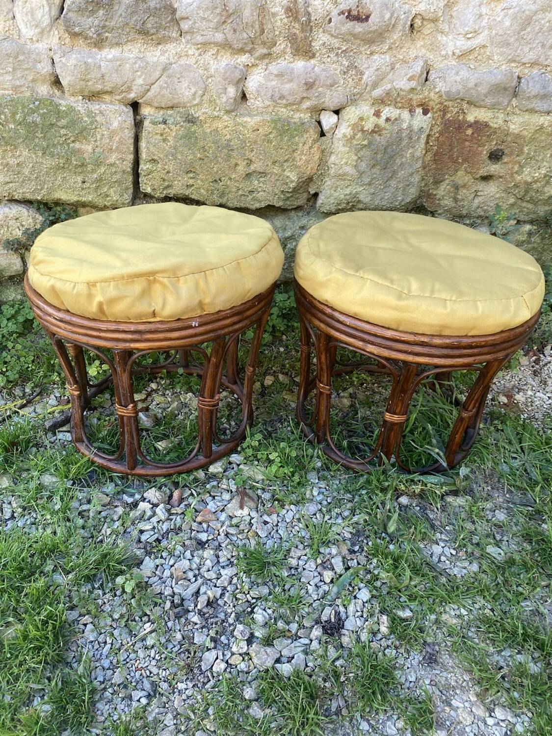 Vintage pouf