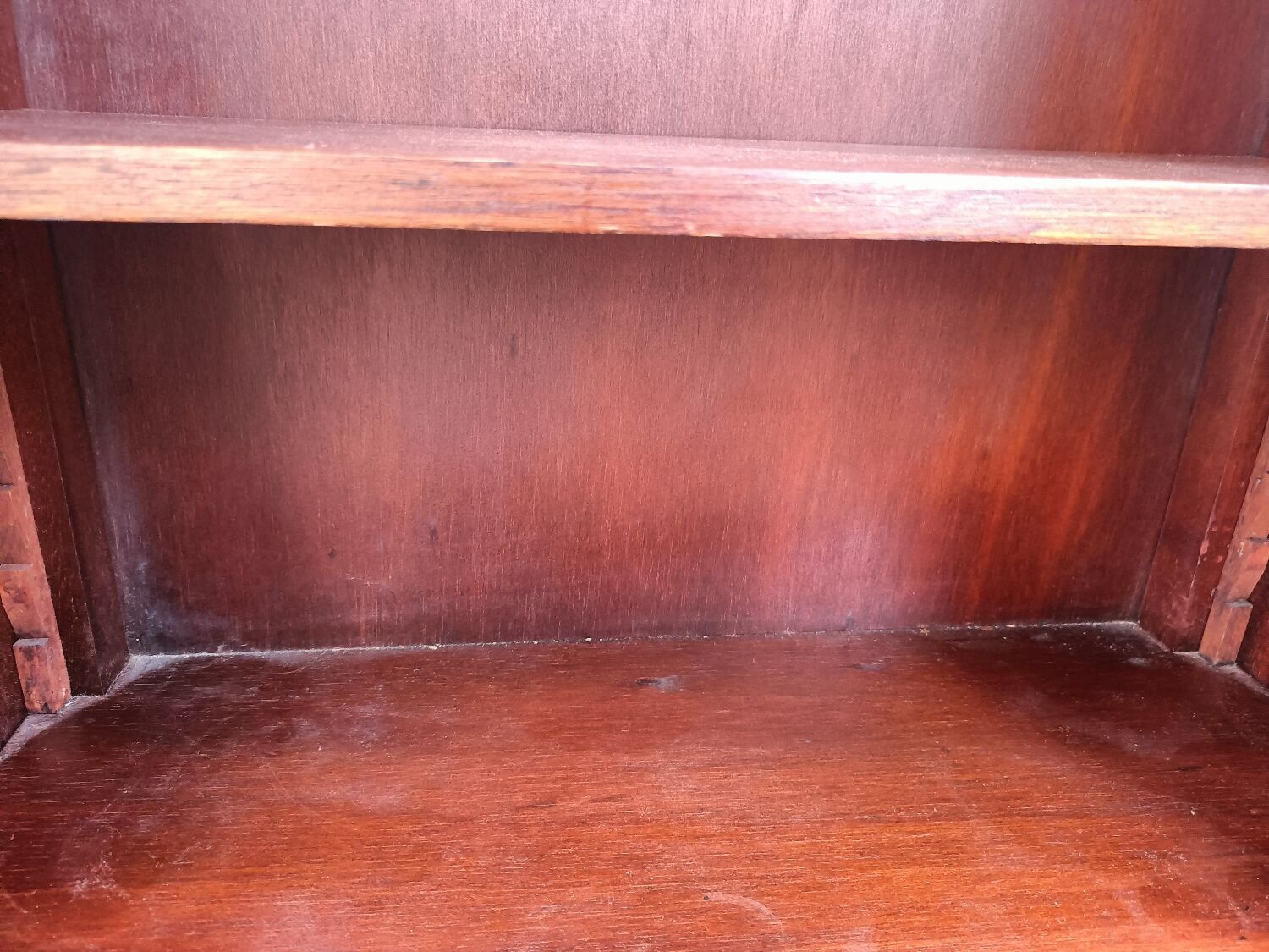 Bookcase forming showcase styleLouis XVI marble top