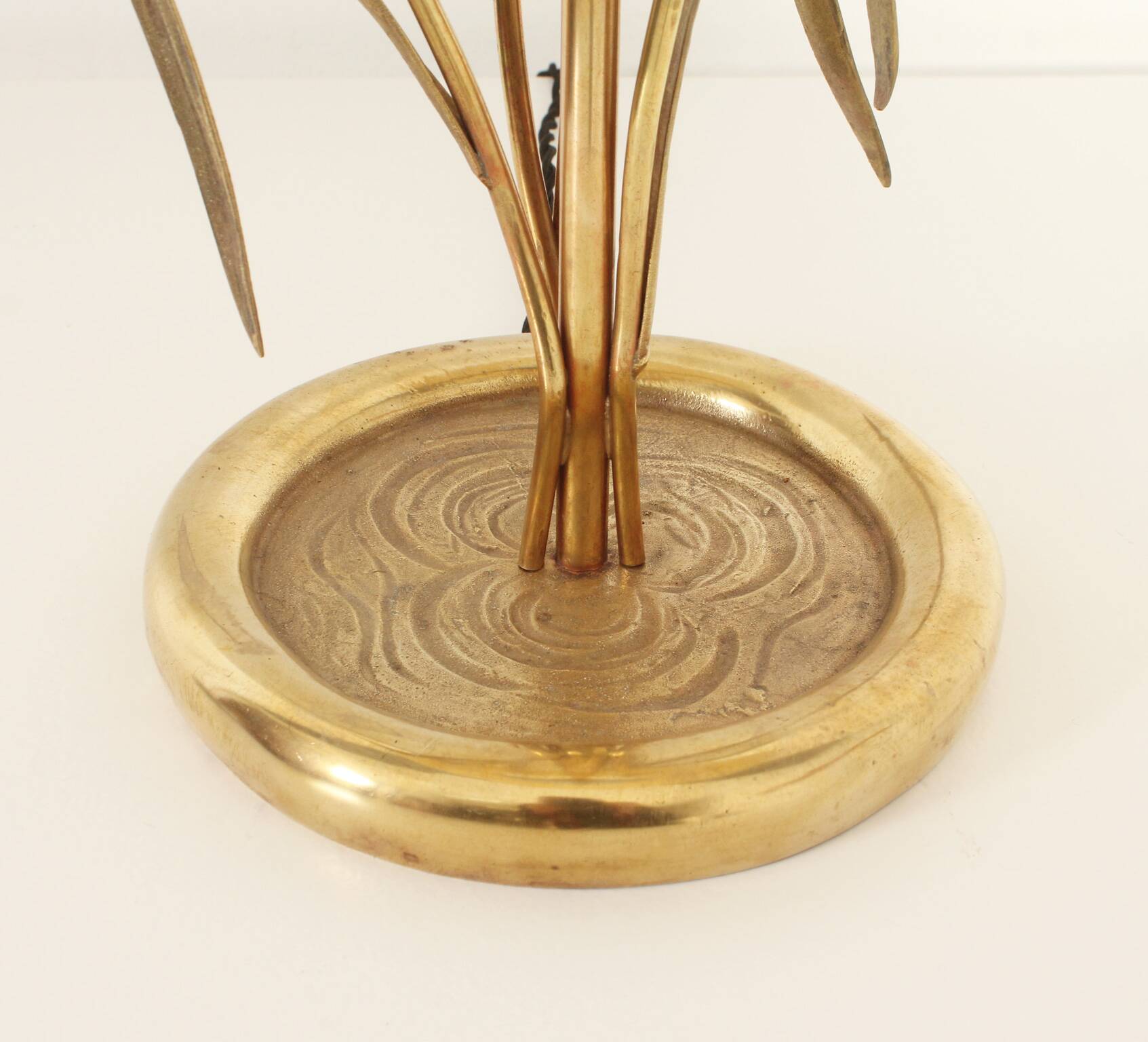 Brass table lamp adorned with wheat ears, 1970s, Italy.