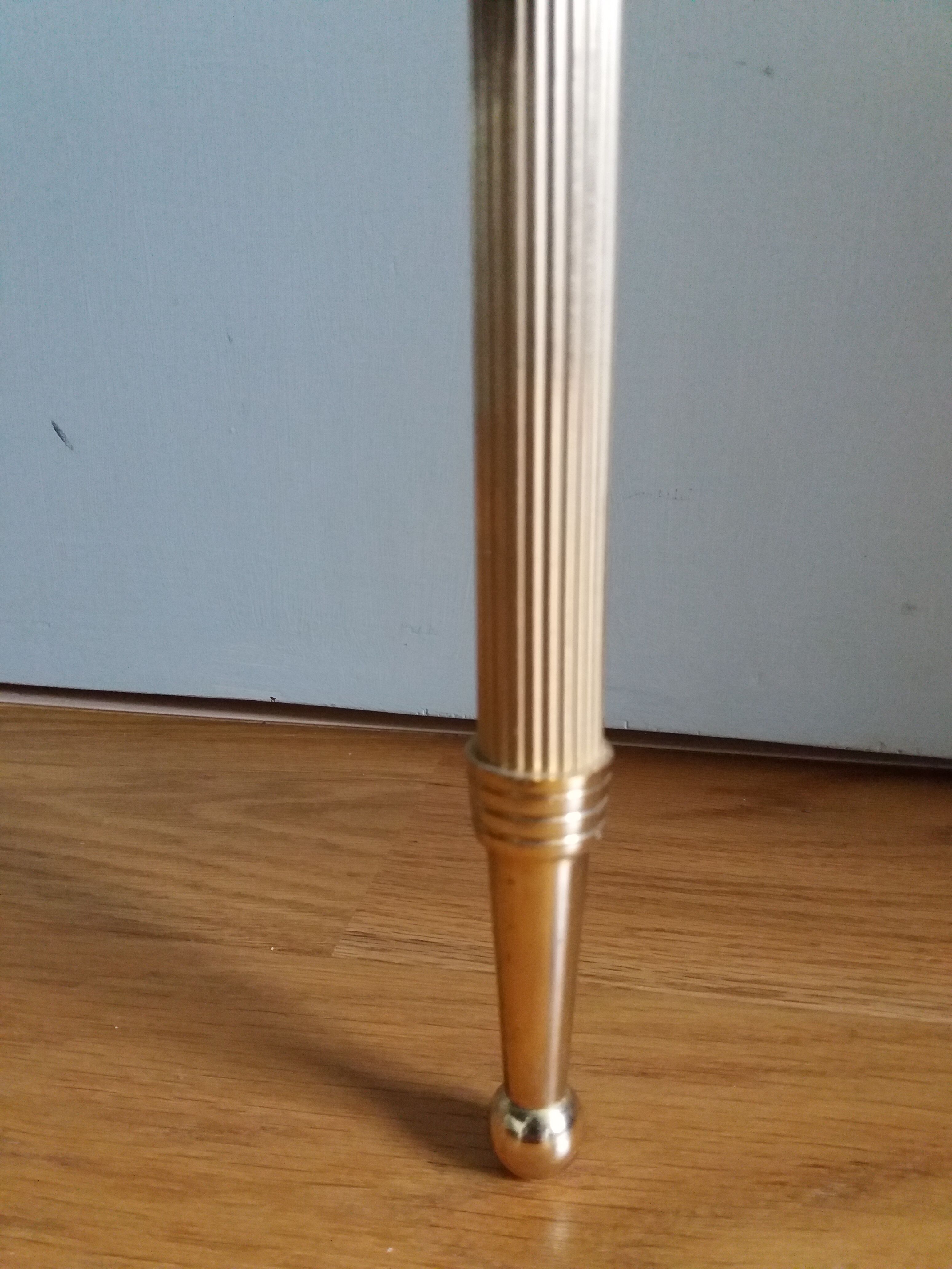 Formica corner shelf neck and gilded metal