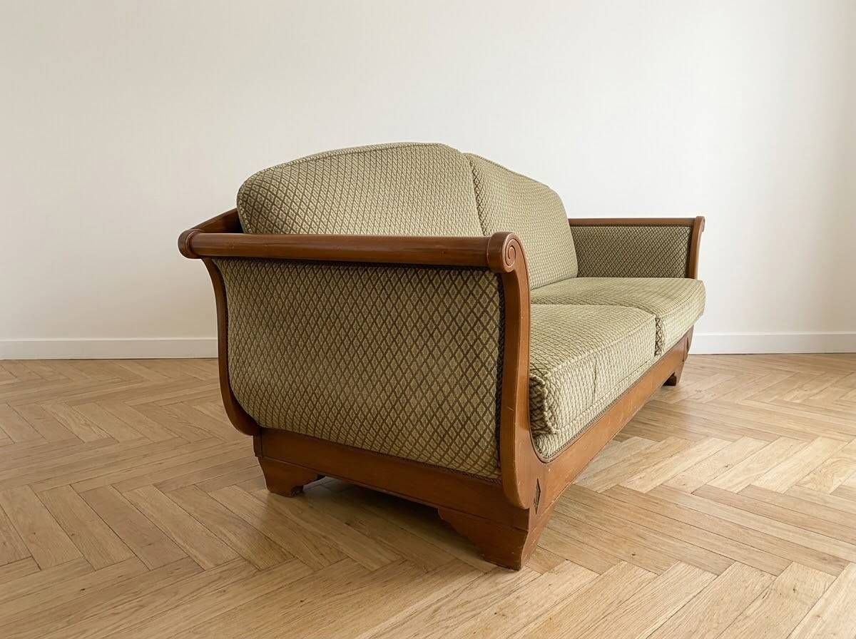 Vintage retro canapé in wood and beige fabric
