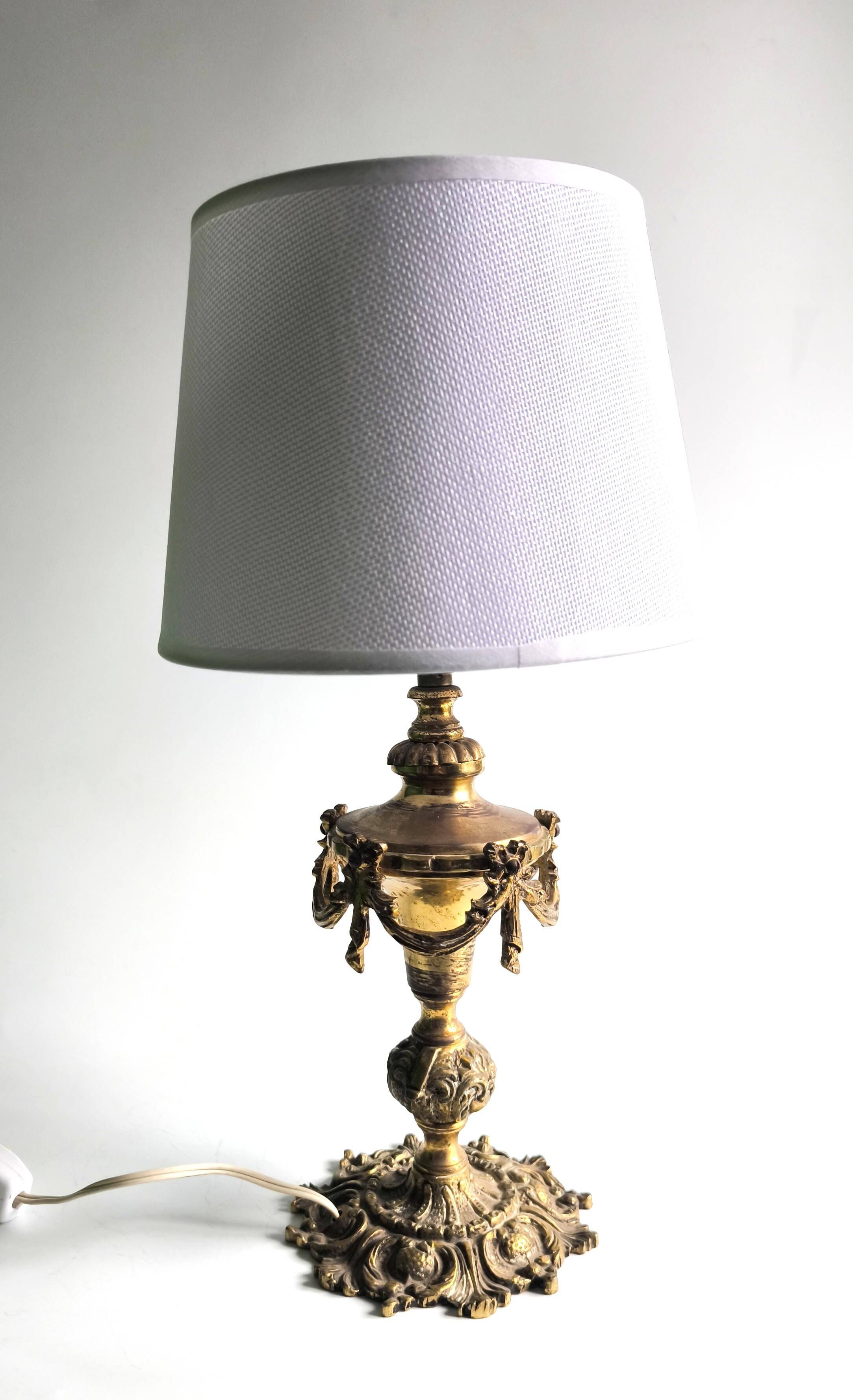 Belgian bronze lamp in Neoclassical style (circa 1910 - 1920)