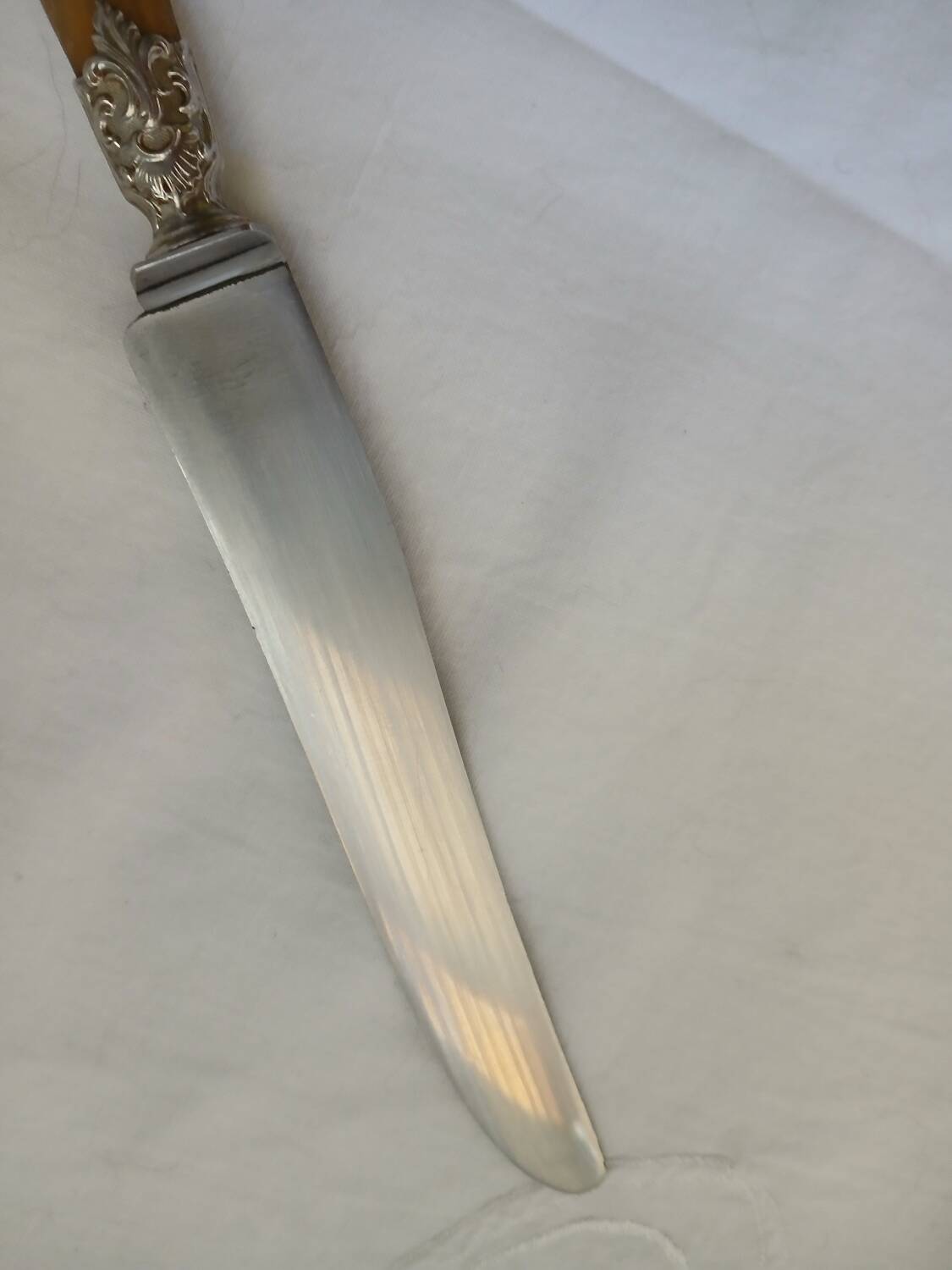 10 antique horn and steel knives