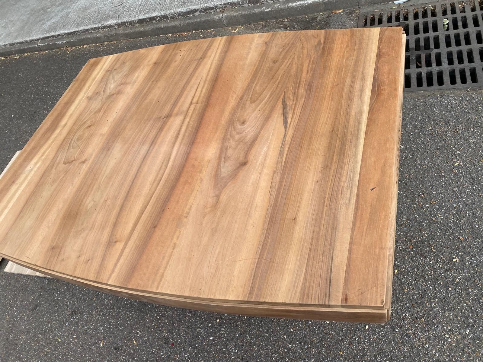 Art Deco extendable dining table, renovated in solid walnut with a central leg, 193.