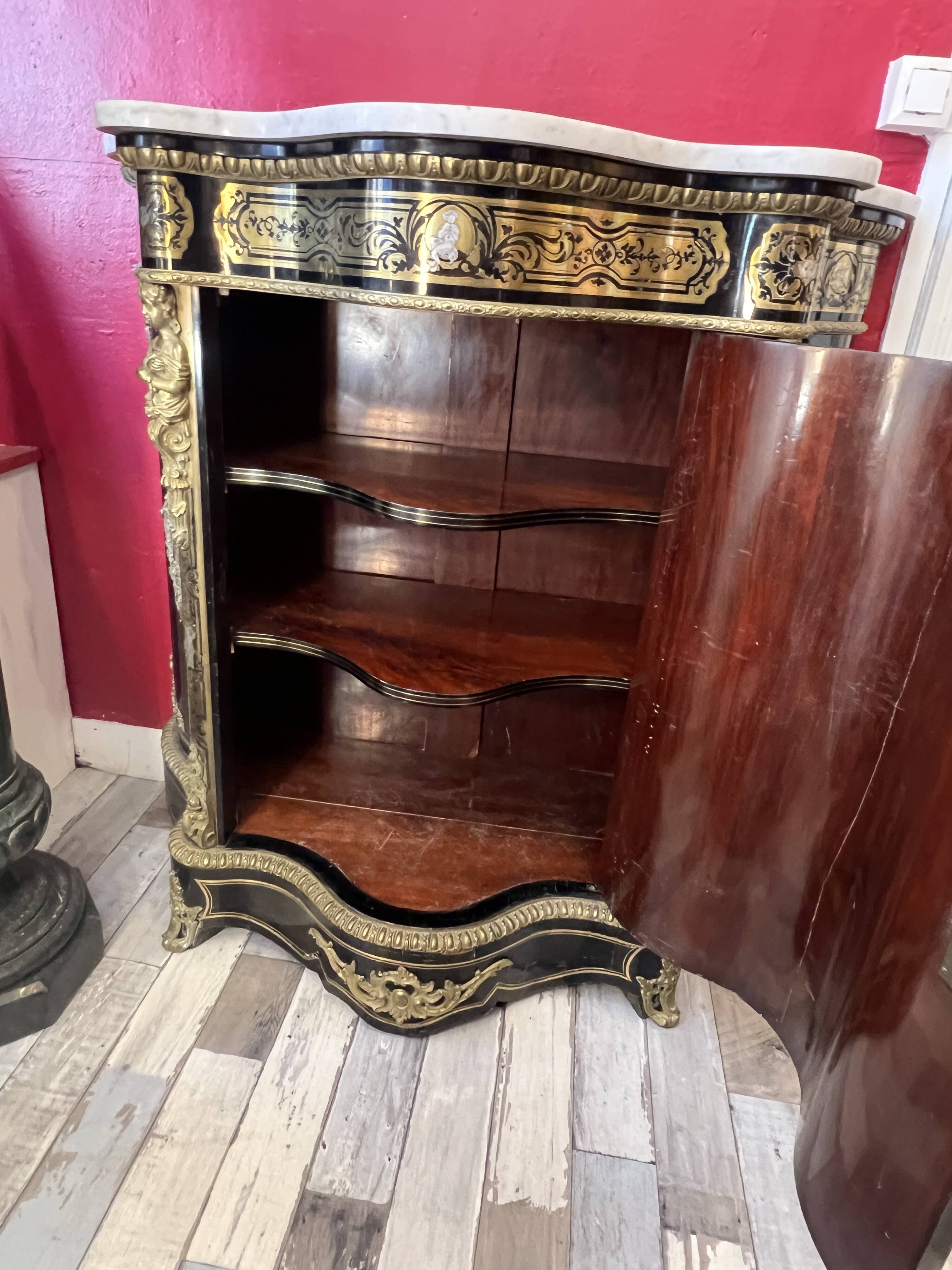 Low Boulle marquetry buffet, curved support furniture, Napoléon III period.