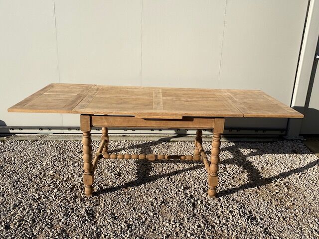 Farmhouse table with extensions up to 223 cm
