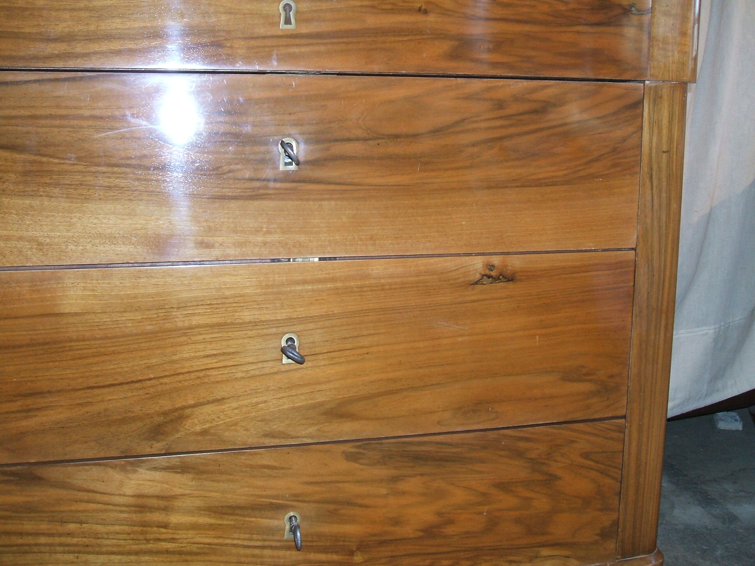 Dresser of Restauration era