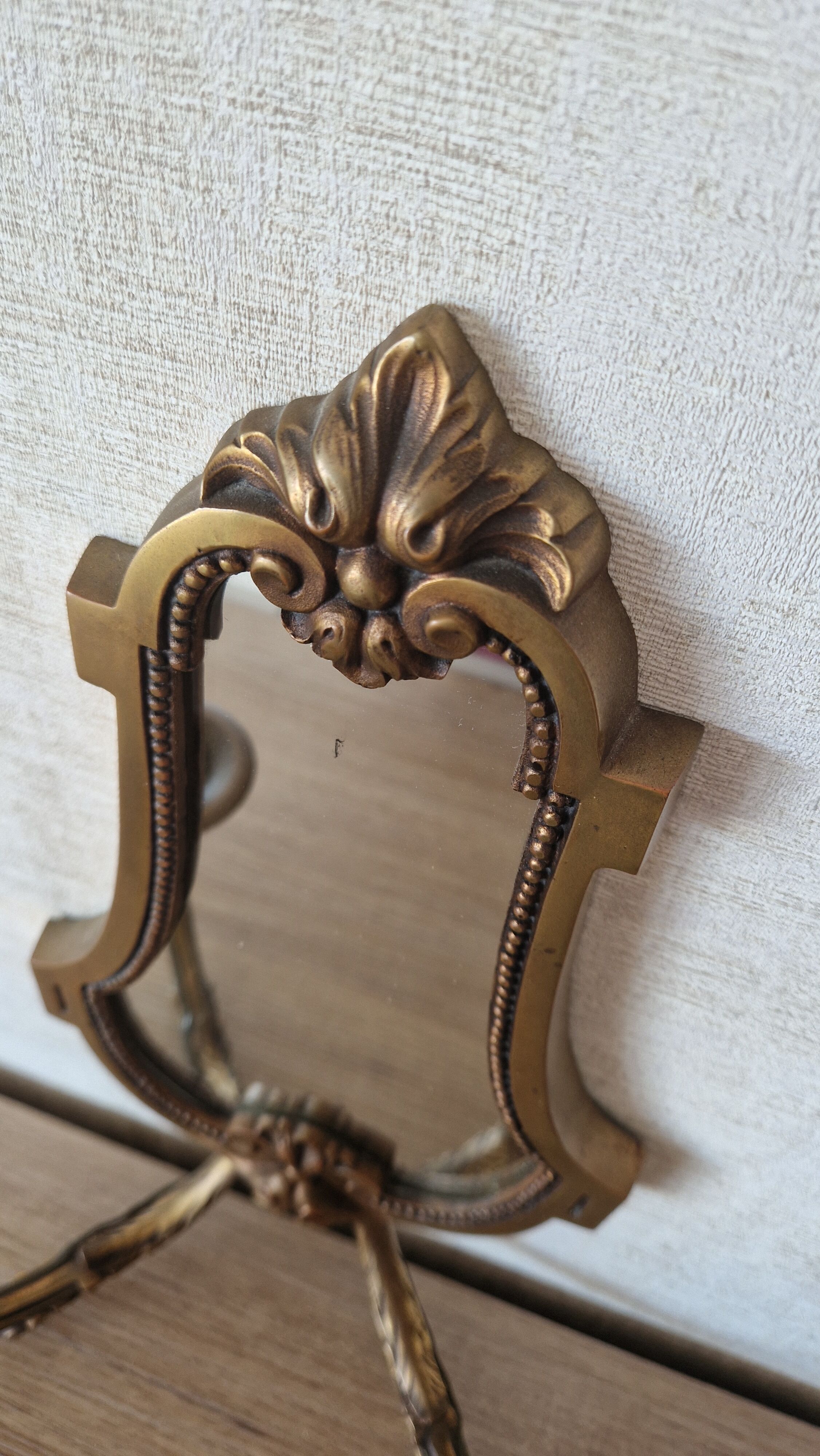 Double wall lamp with mirror