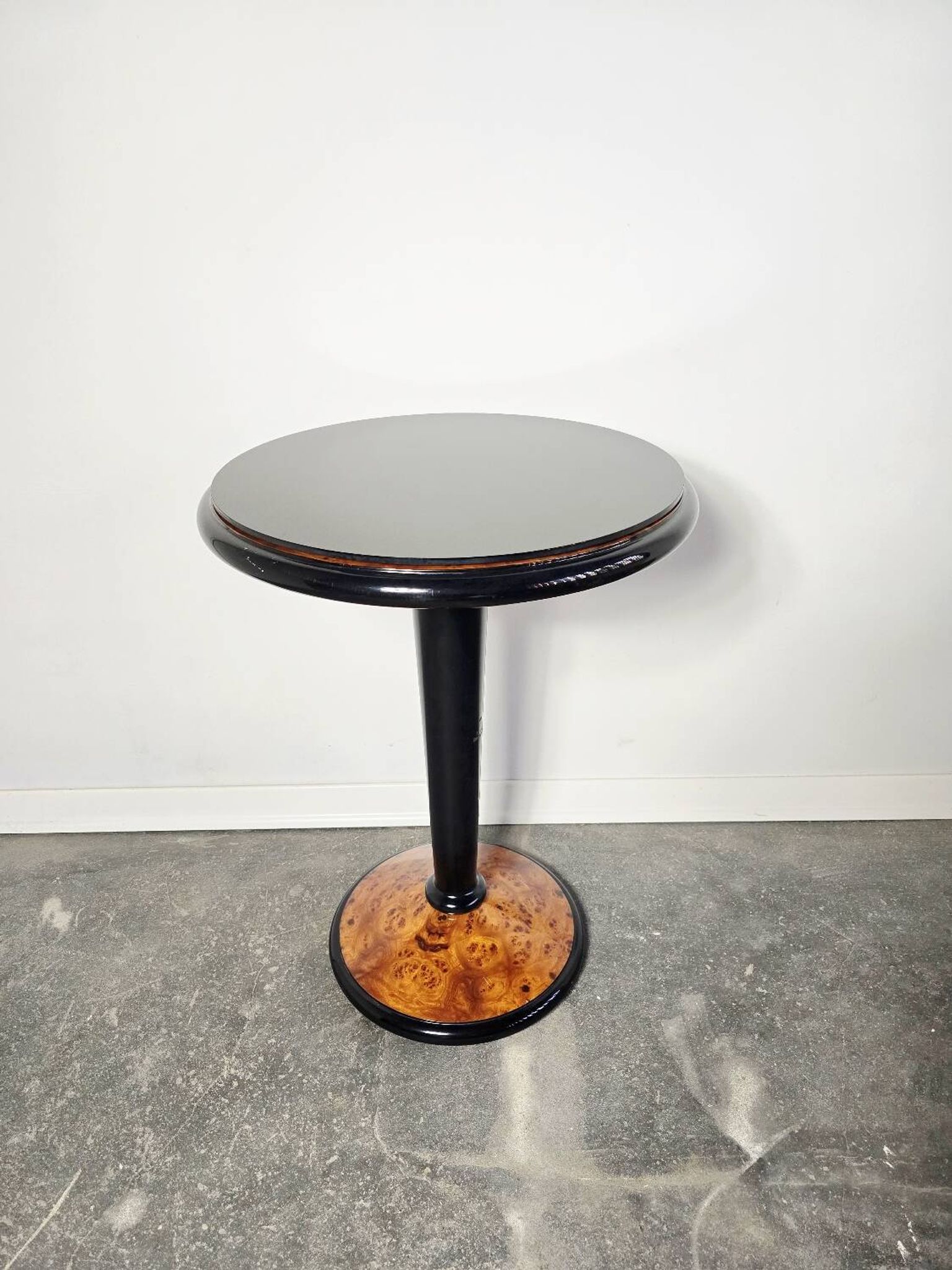 Side table in walnut and ebony wood in Art Deco style