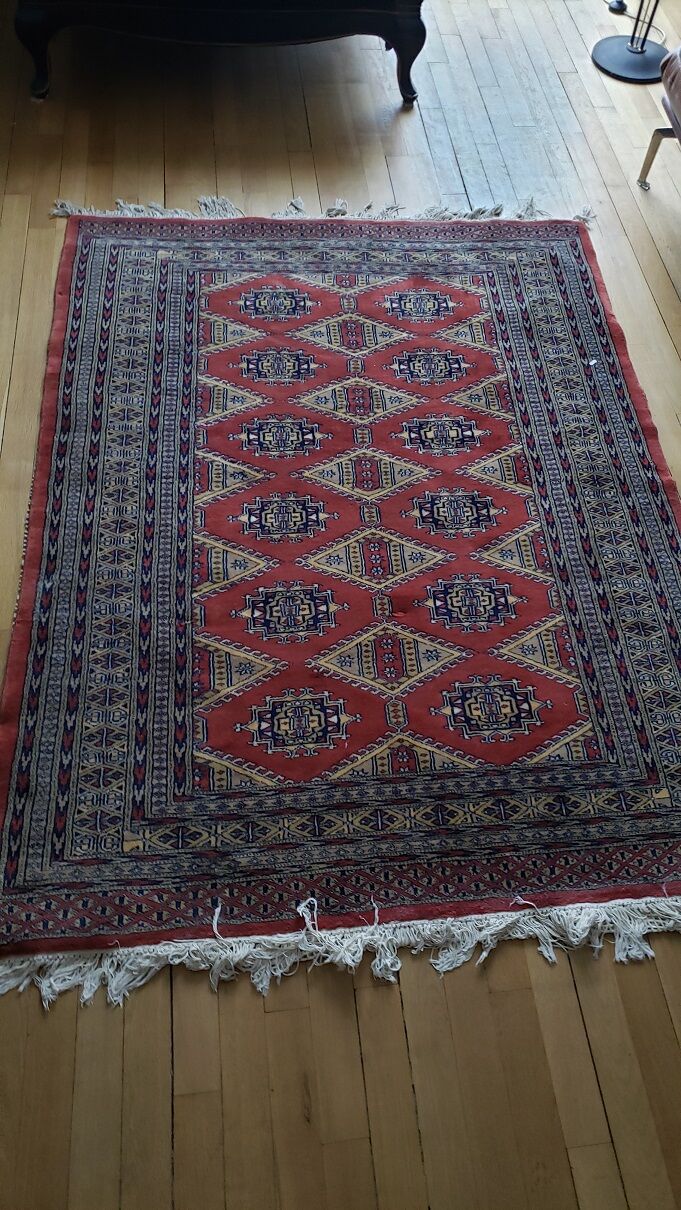 Hand-knotted wool carpet