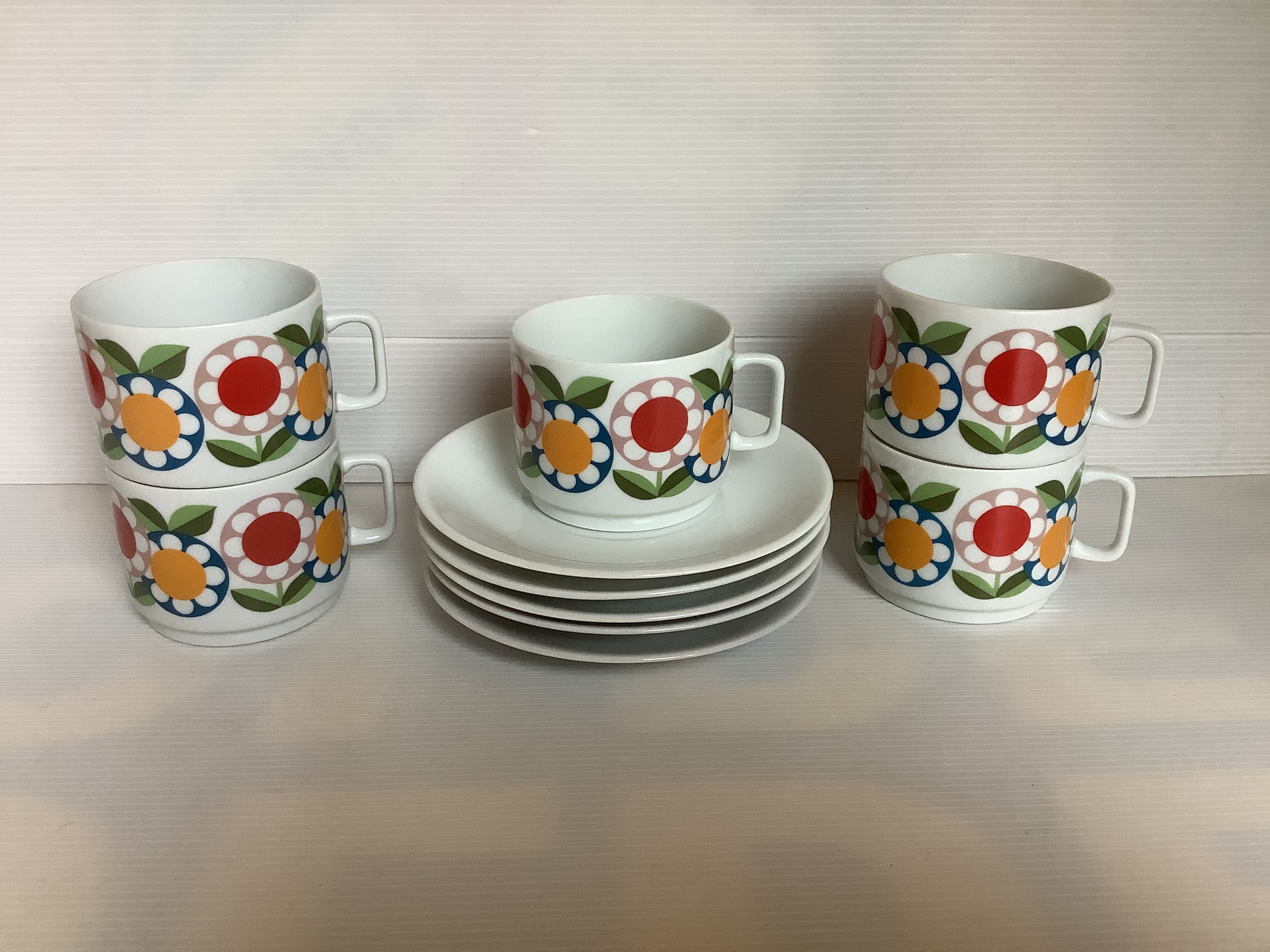 Five large bavaria flower cups with five sub-cups