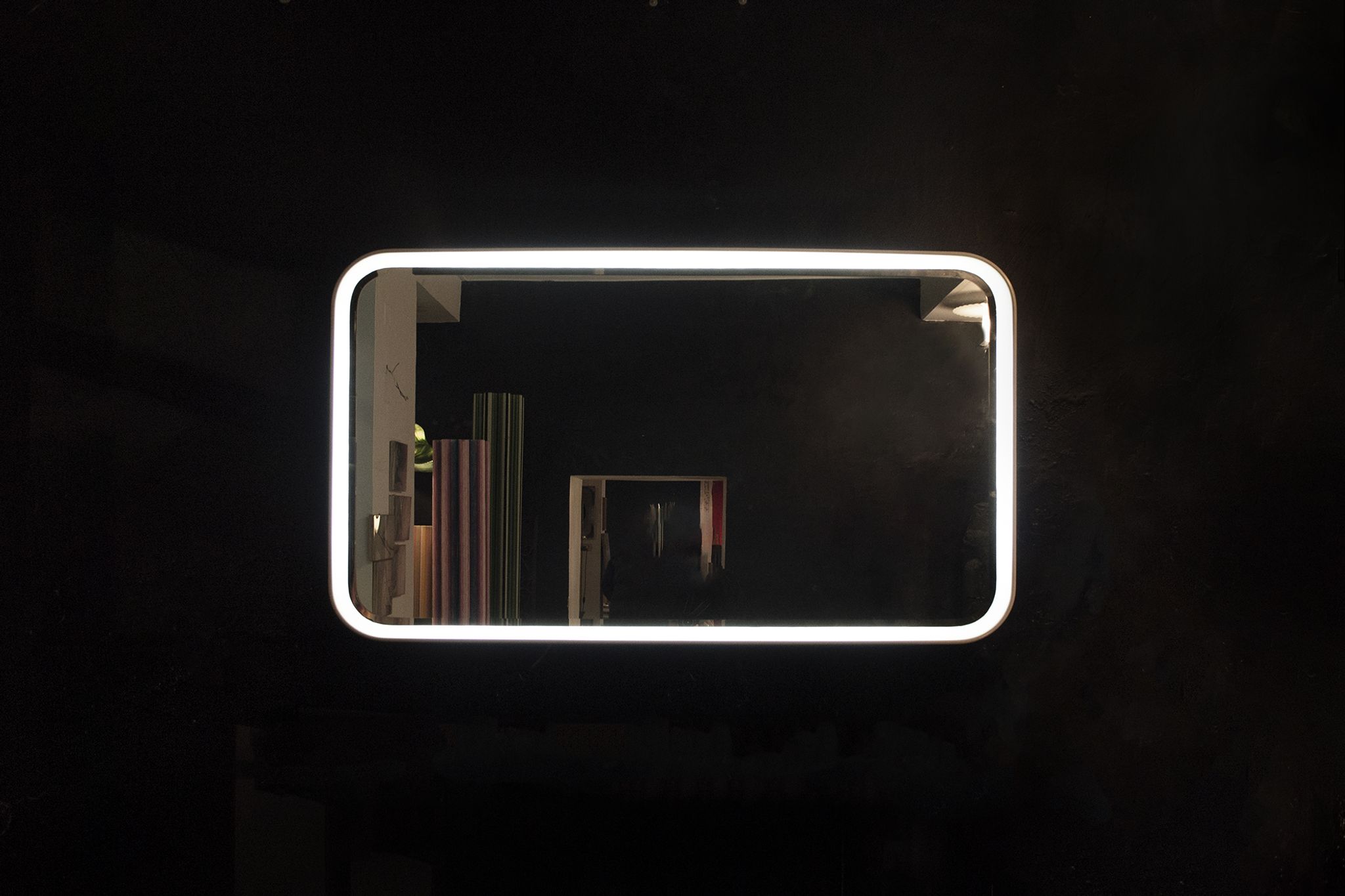 Miroir rétroéclairé en fibre de verre Italie années 70