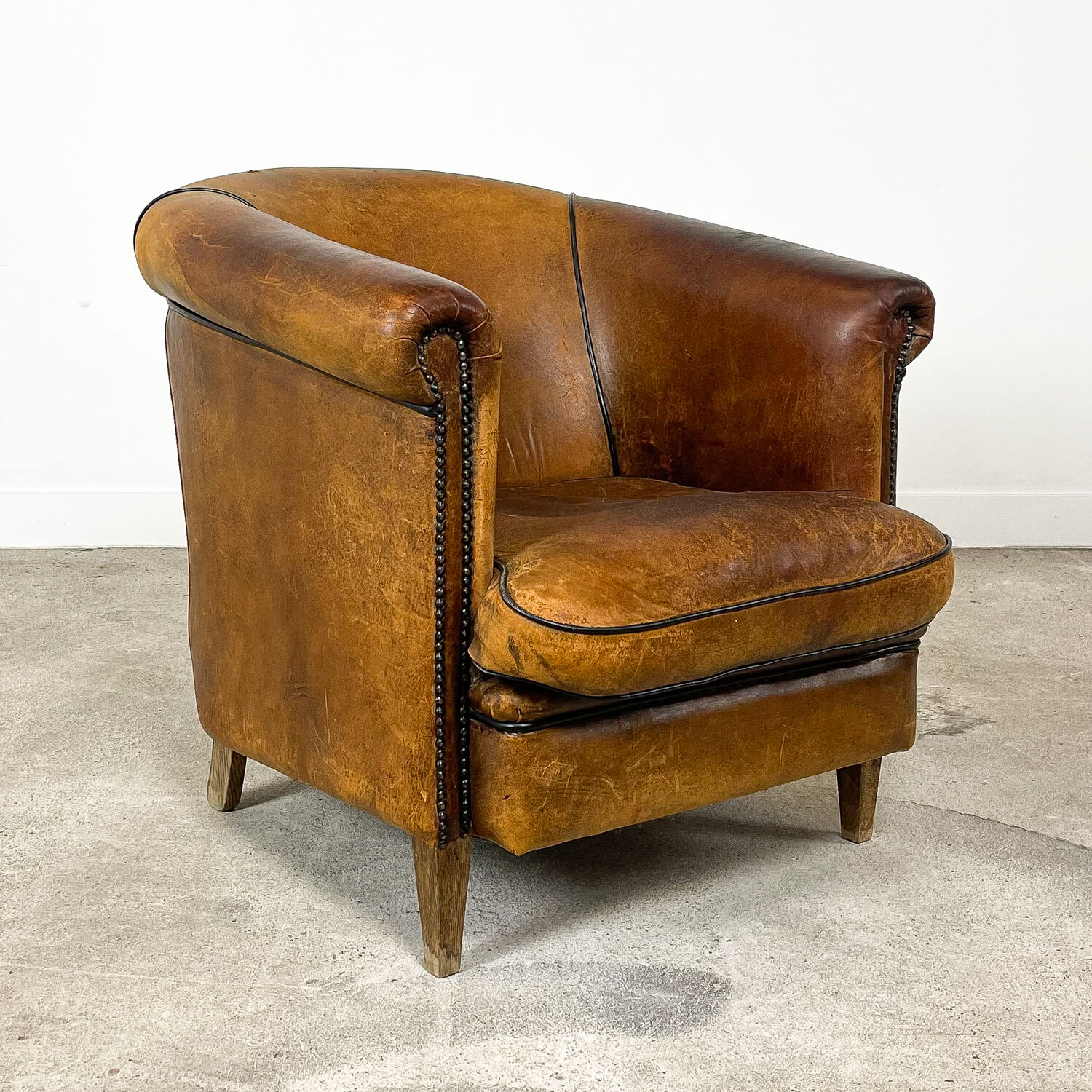 Vintage sheep leather tub club chair apeldoorn
