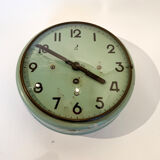 Mechanical wall clock