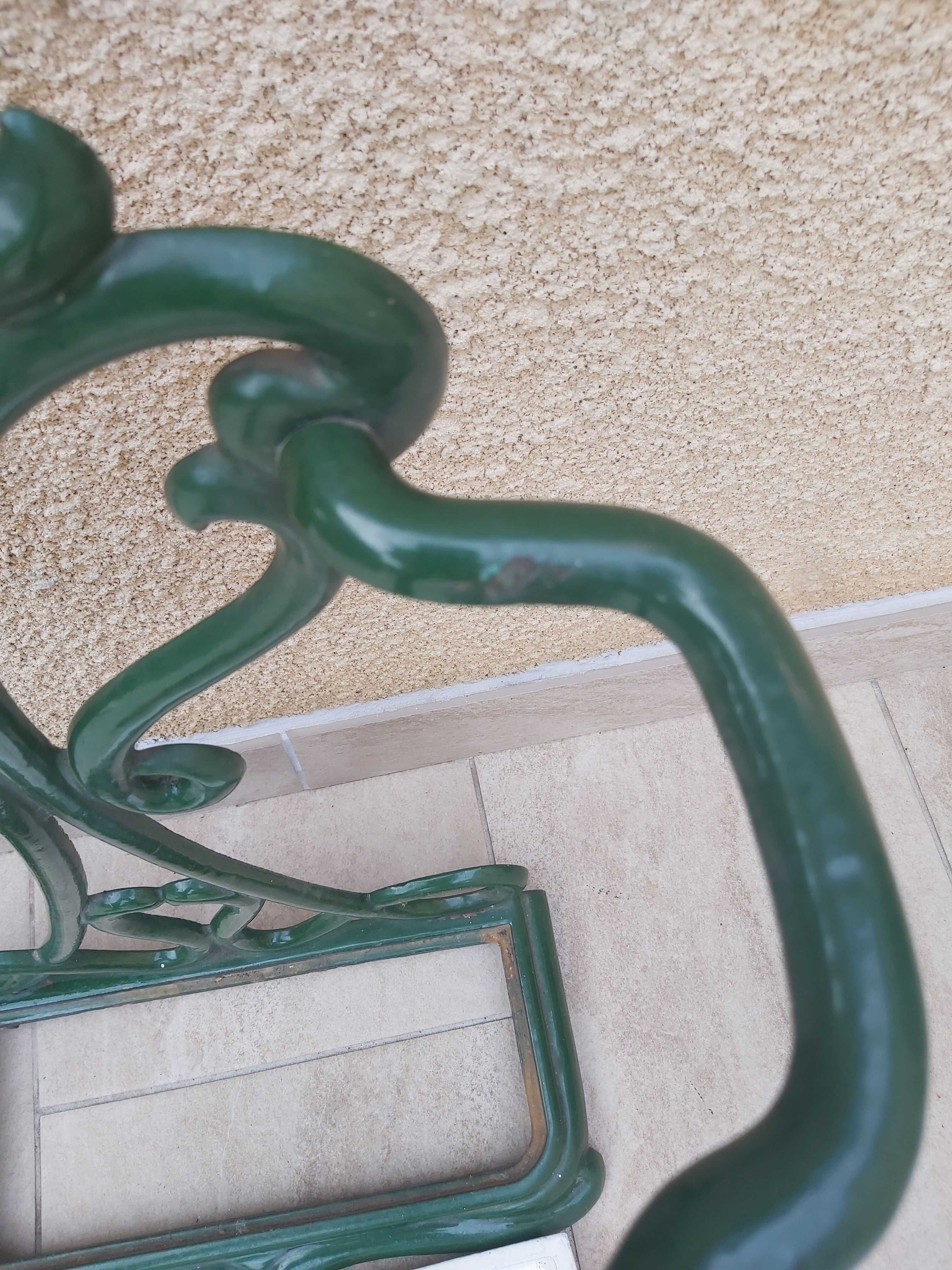 Cast iron umbrella holder