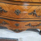 Commode de style louis xv