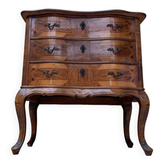 Commode sauteuse