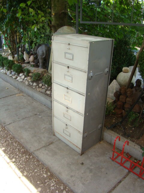 Old clamshell binder