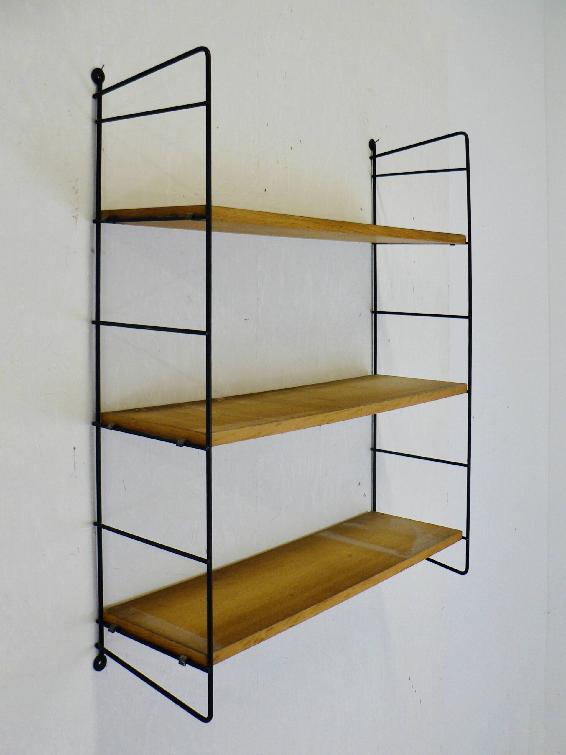 String shelf three shelves