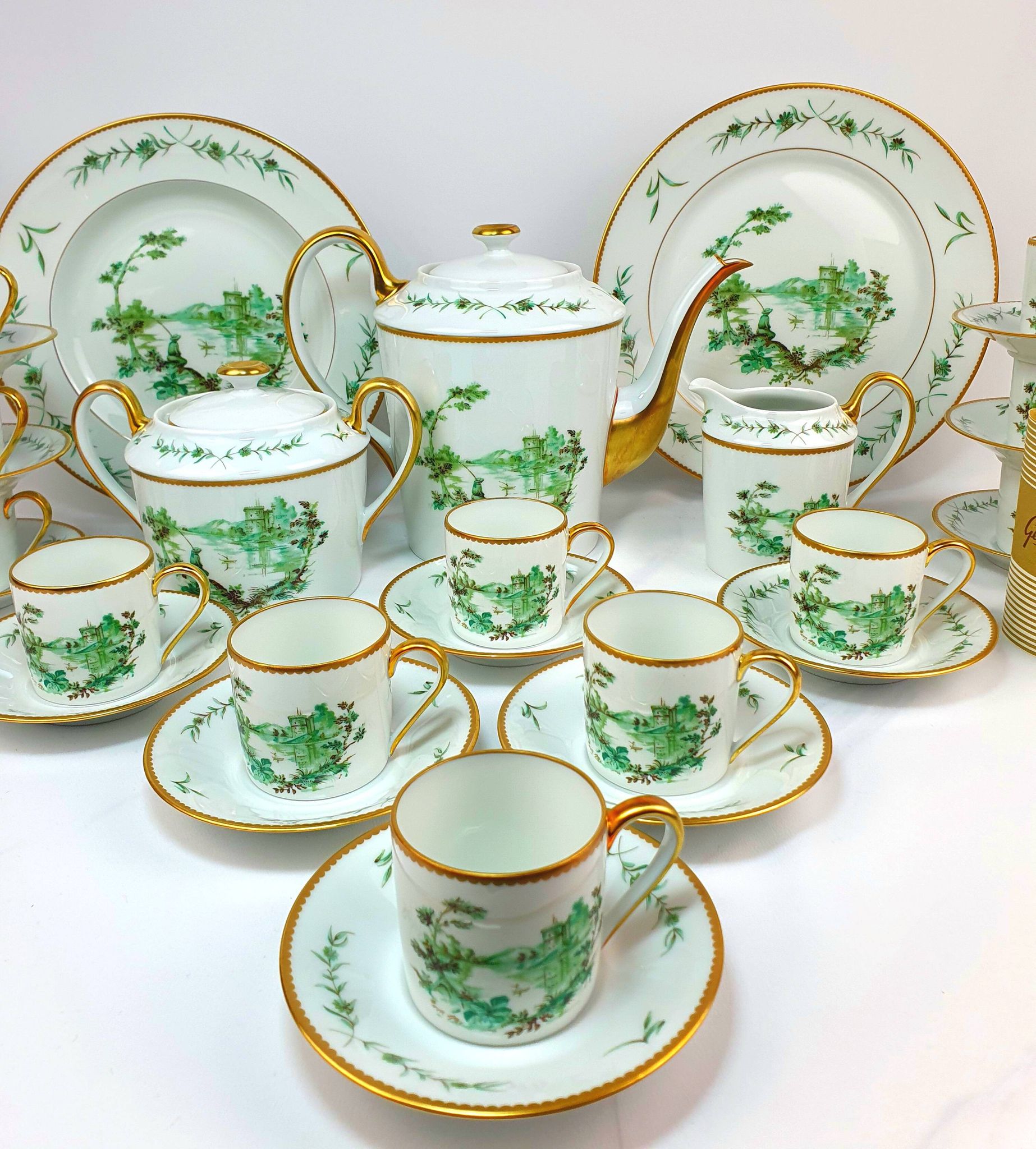 Service à café neuf, georges boyer , modèle " vieux marseille", 29 pieces.