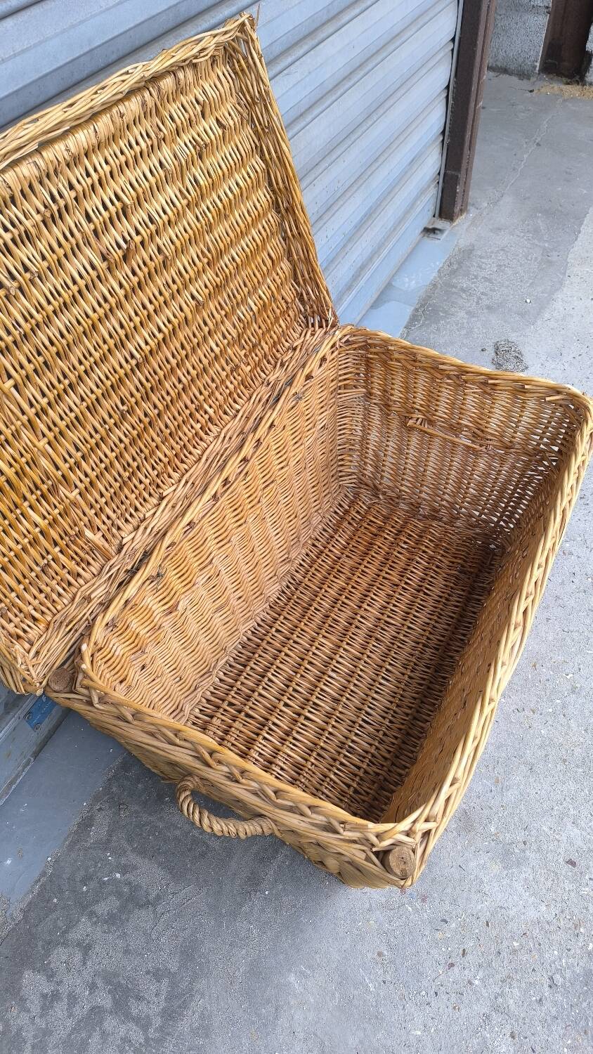 Wicker basket 1960